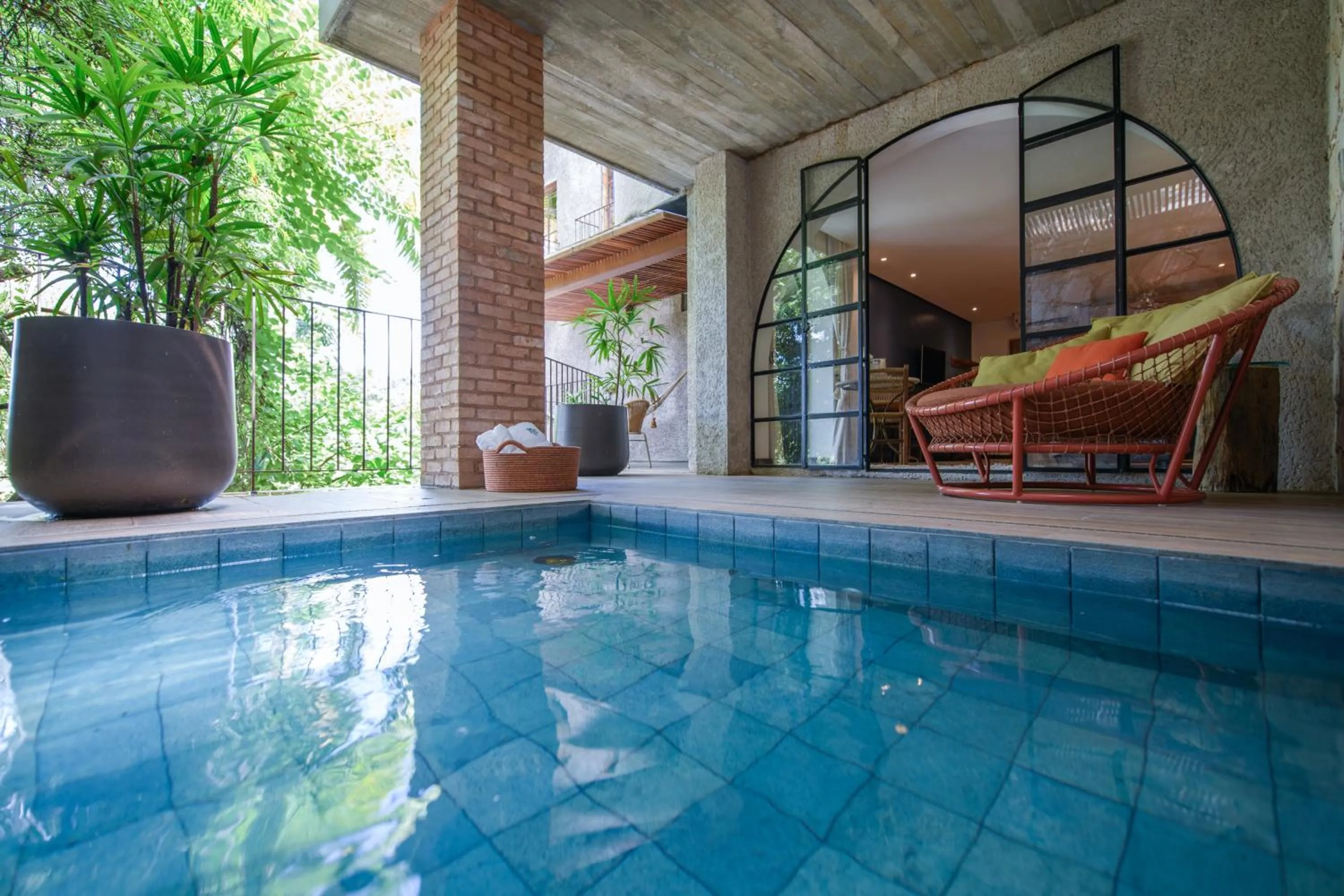 Swimming pool in Hotel Canto das Águas - Roteiro de Charme