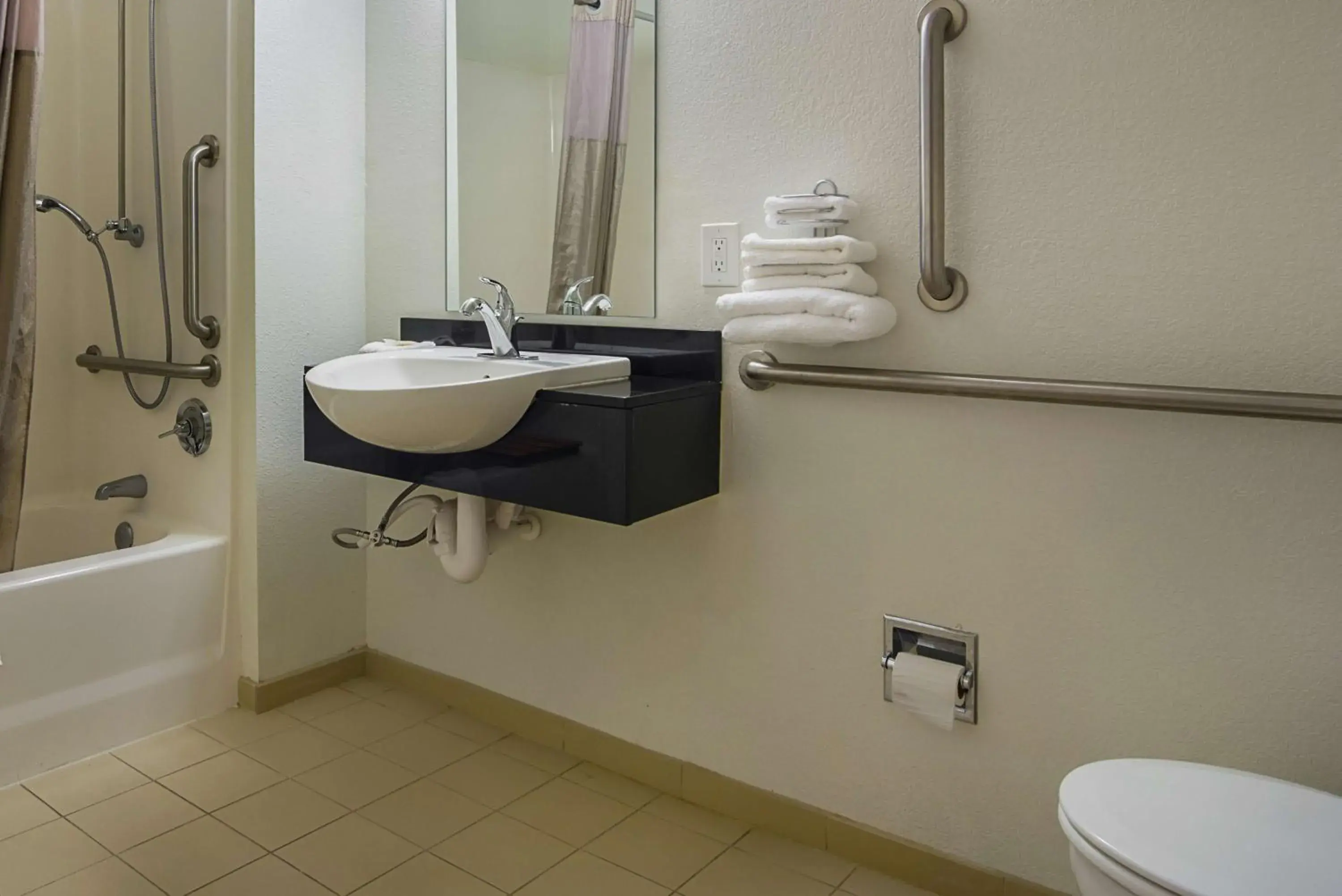 Shower in Motel 6-Tucker, GA - Atlanta Northeast Shower in Motel 6-Tucker, GA - Atlanta Northeast