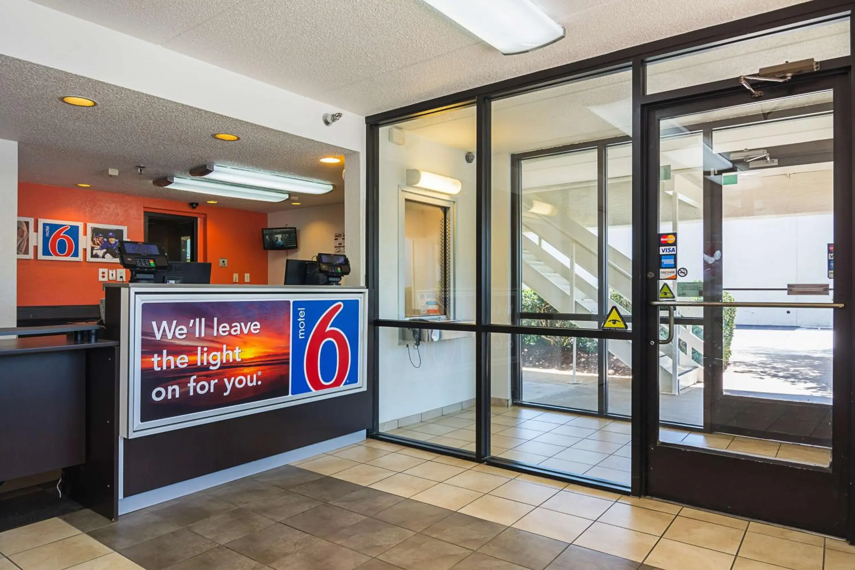 Lobby or reception in Motel 6-Tucker, GA - Atlanta Northeast Lobby or reception in Motel 6-Tucker, GA - Atlanta Northeast
