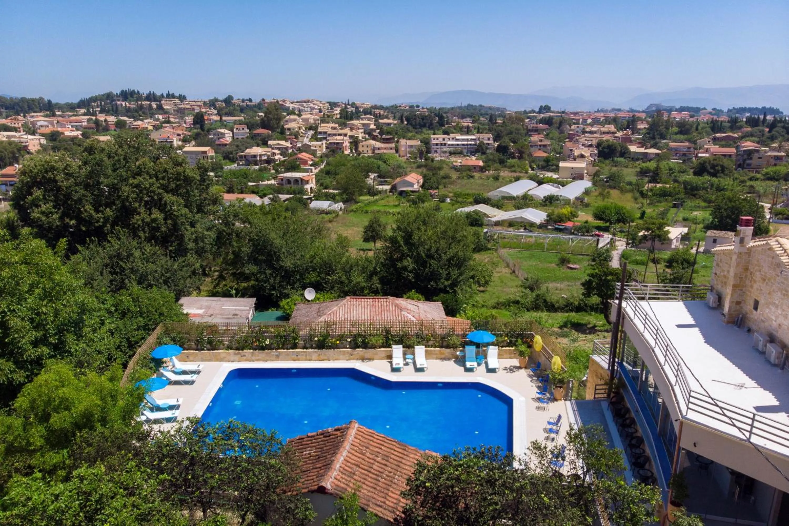 Property building in Angelo Del'Arte Estate