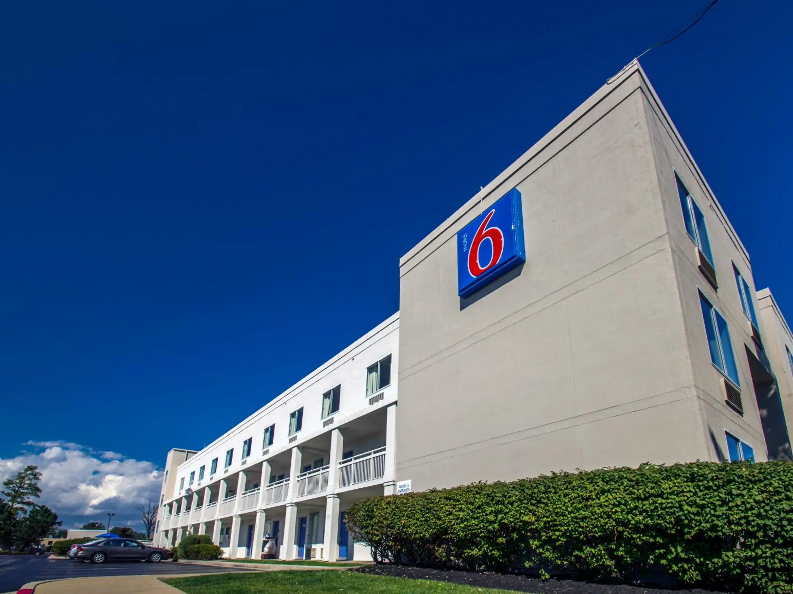 Facade/entrance, Property Building in Motel 6-Buffalo, NY - Airport - Williamsville