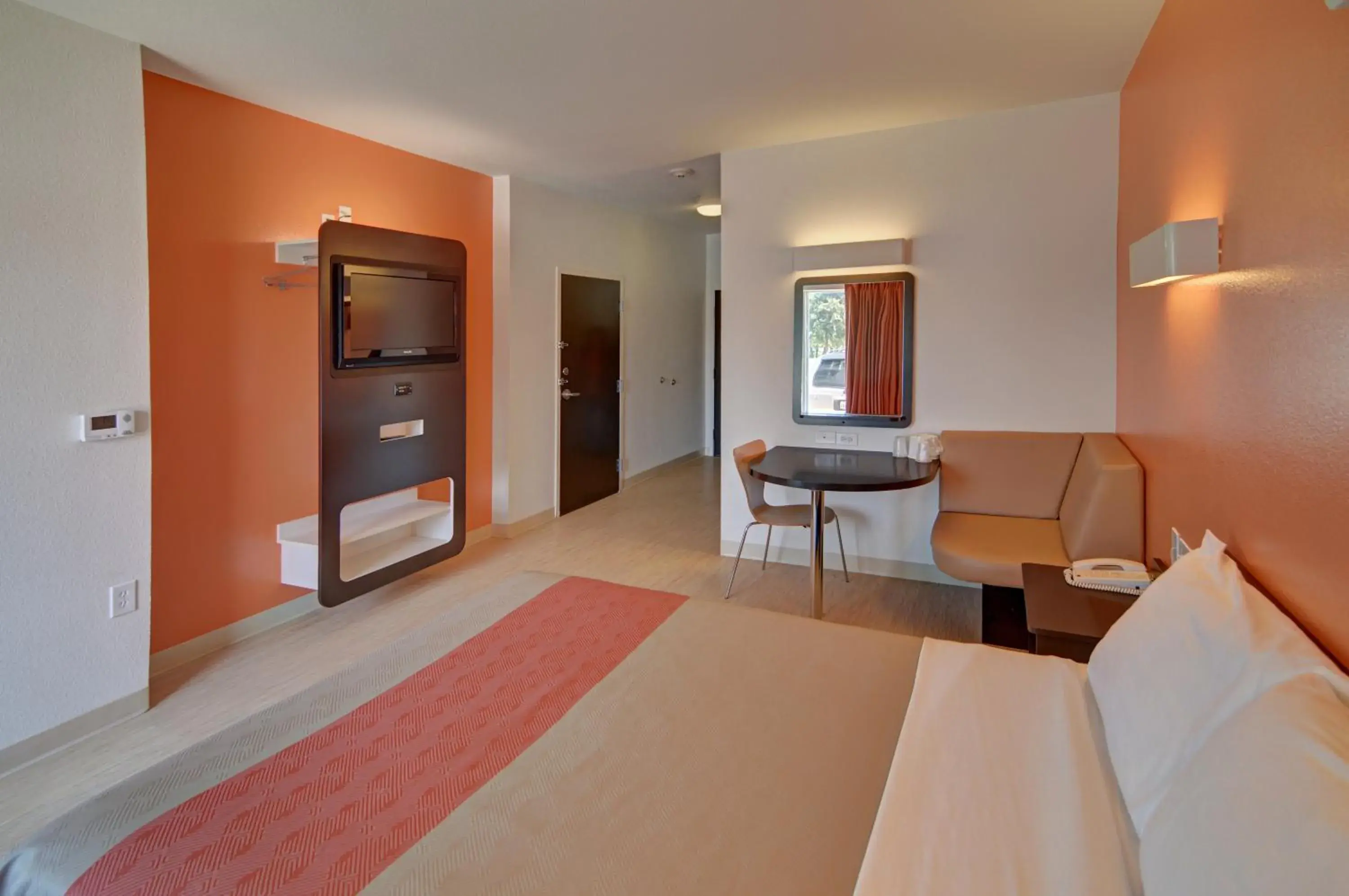 Bedroom, Bed in Motel 6-Roanoke, TX - Northlake - Speedway Bedroom, Bed in Motel 6-Roanoke, TX - Northlake - Speedway