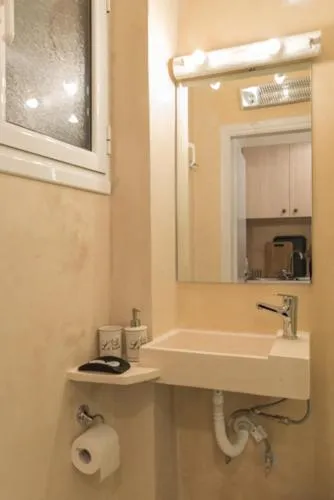 Bathroom in Acro&Polis