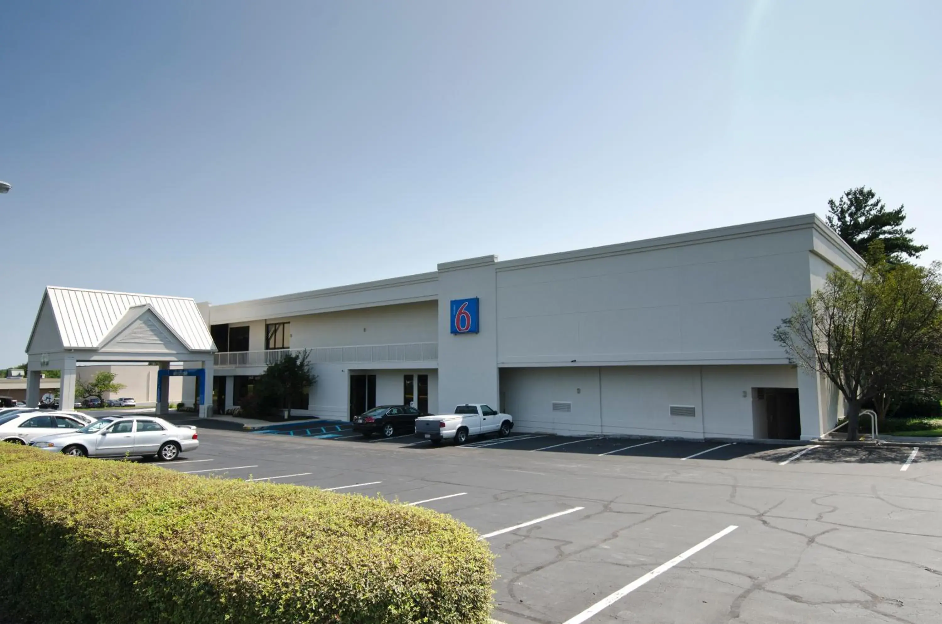 Facade/entrance, Property Building in Motel 6-Frederick, MD - Fort Detrick