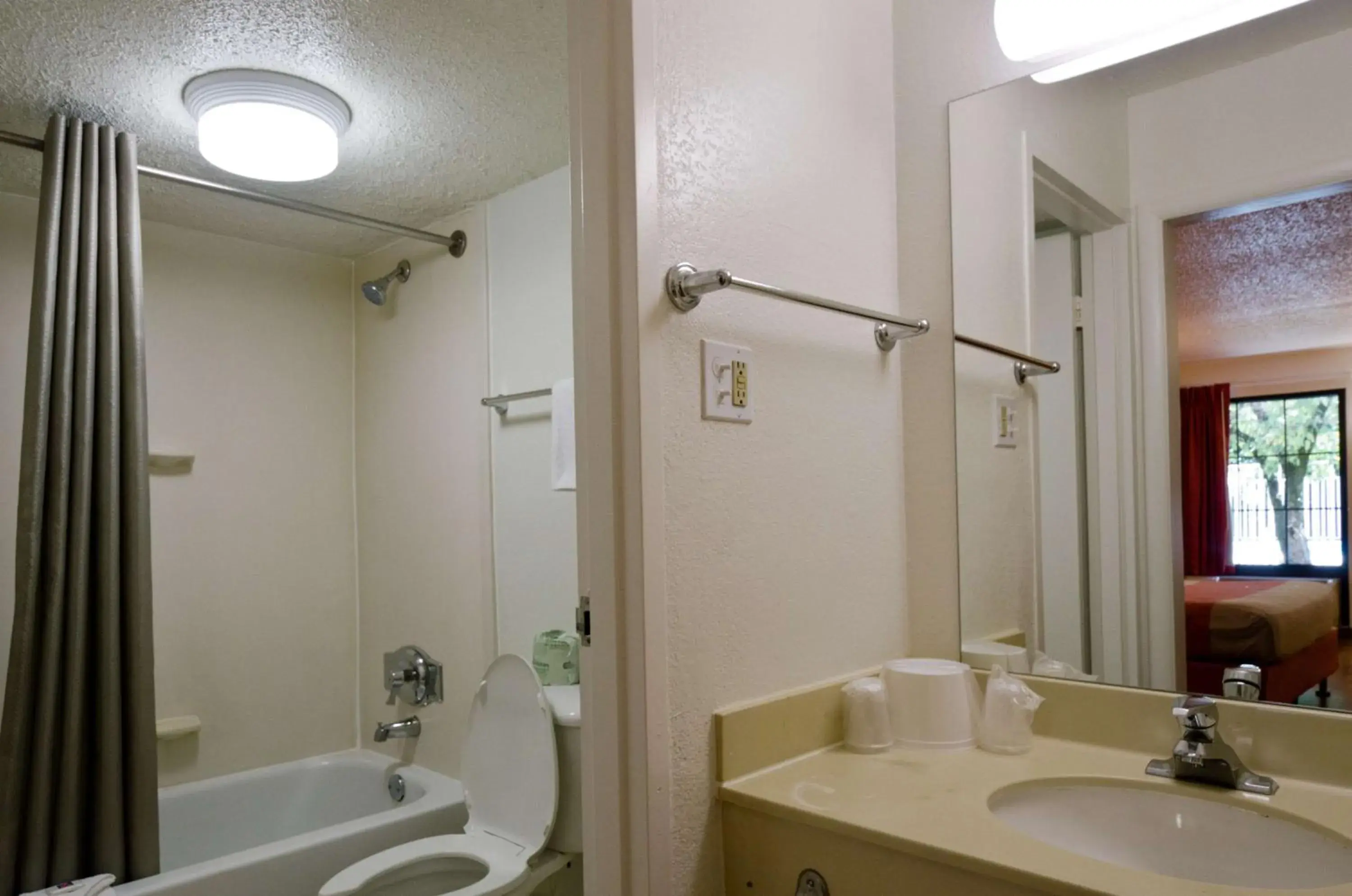 Bathroom in Motel 6-Frederick, MD - Fort Detrick