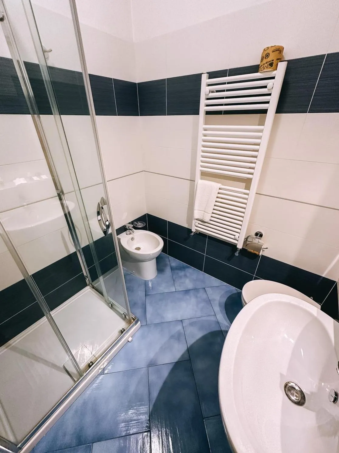 Shower in Affittacamere da Noemi