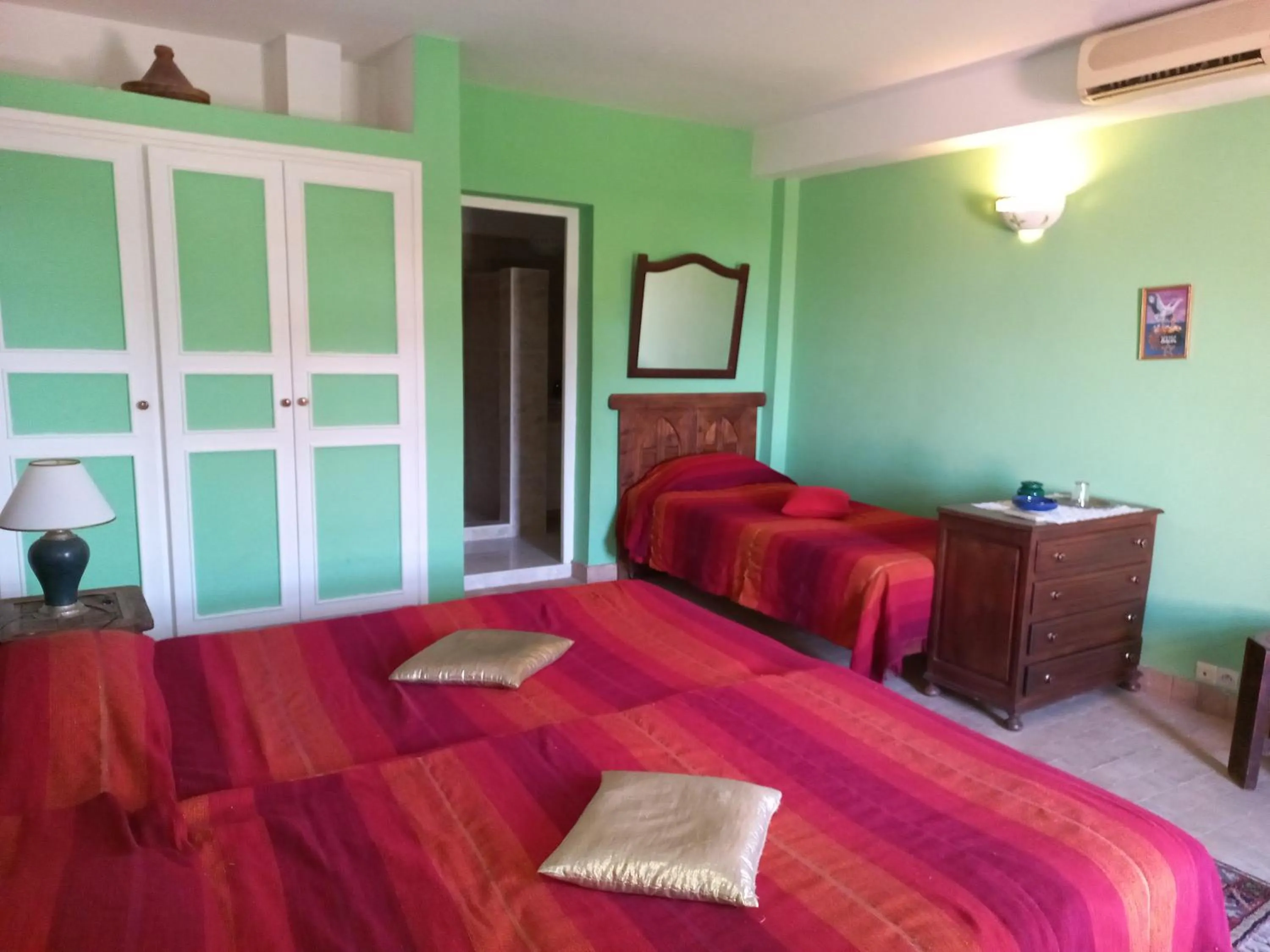 Bed in Les Tourmalines