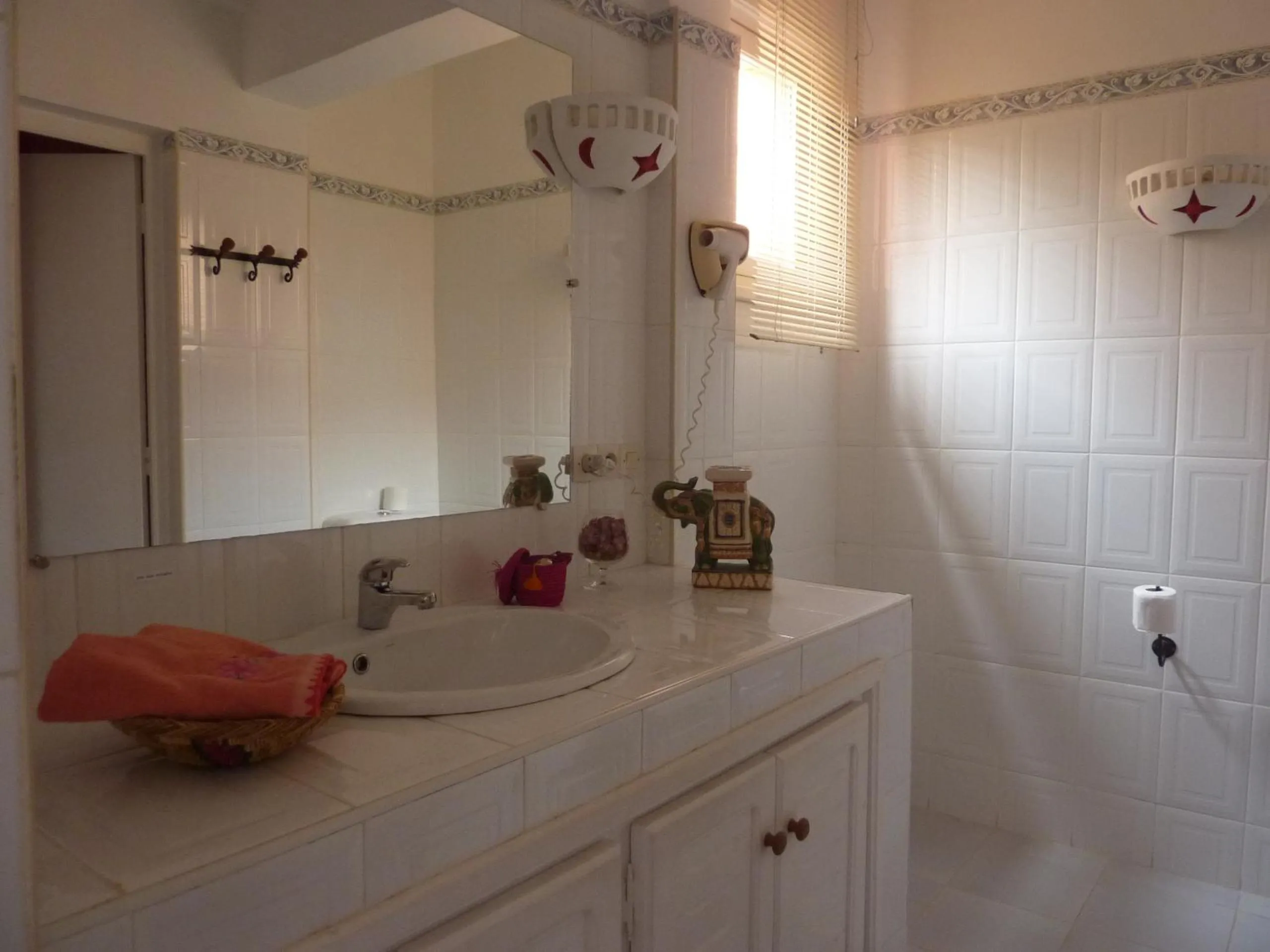 Shower in Les Tourmalines