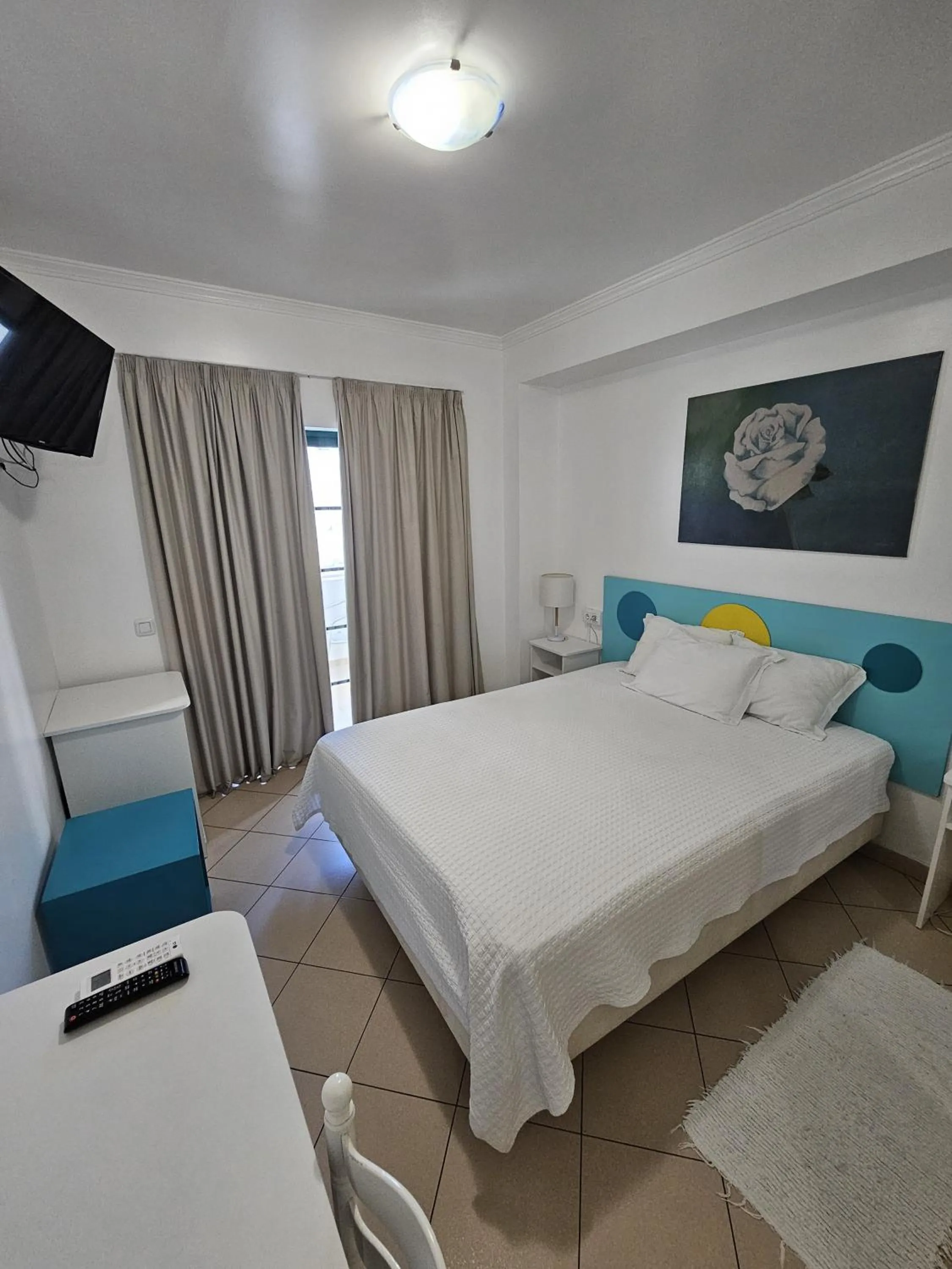 Bed in Hotel Adelaide