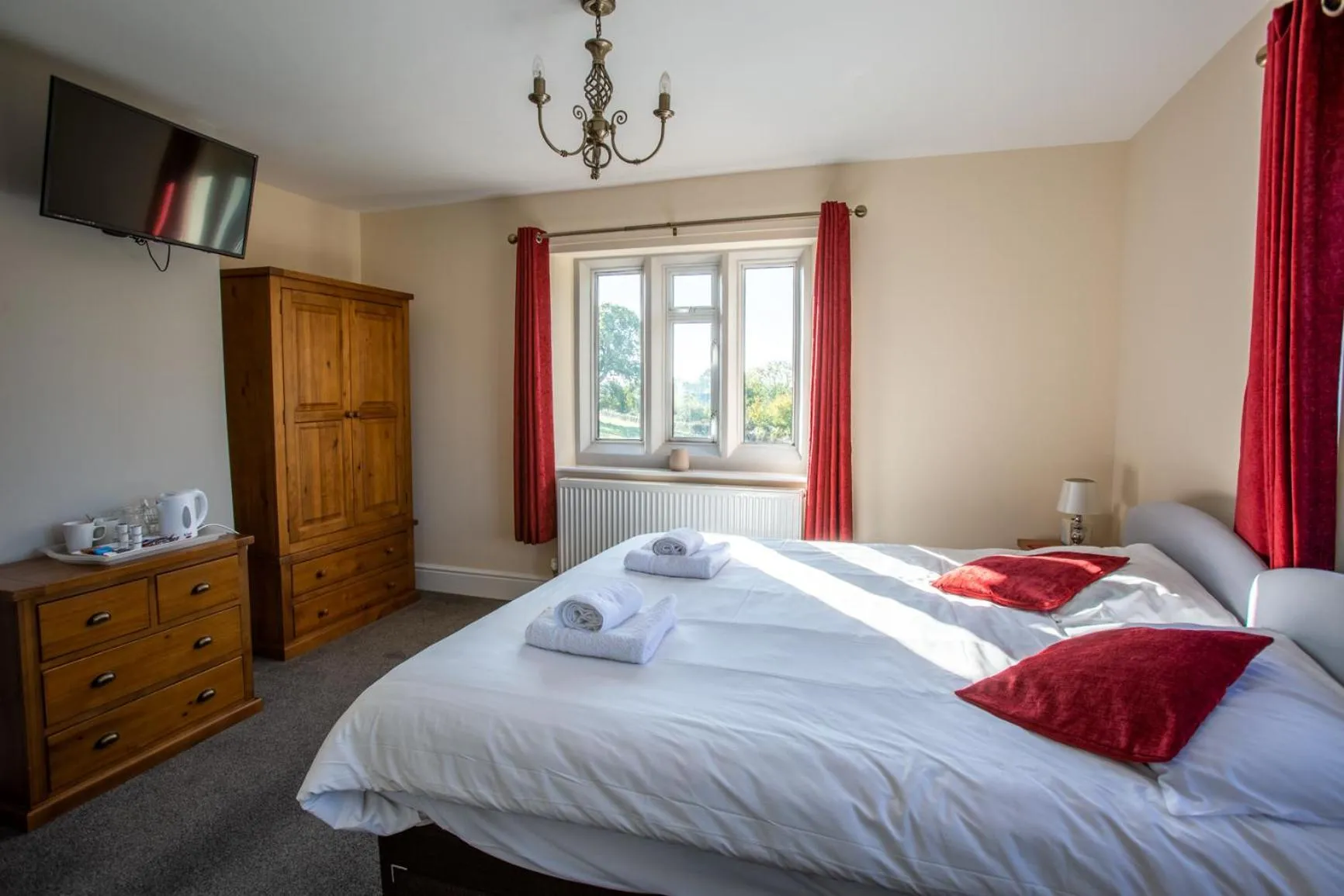 Bed in The Beacon & Railway Hotel