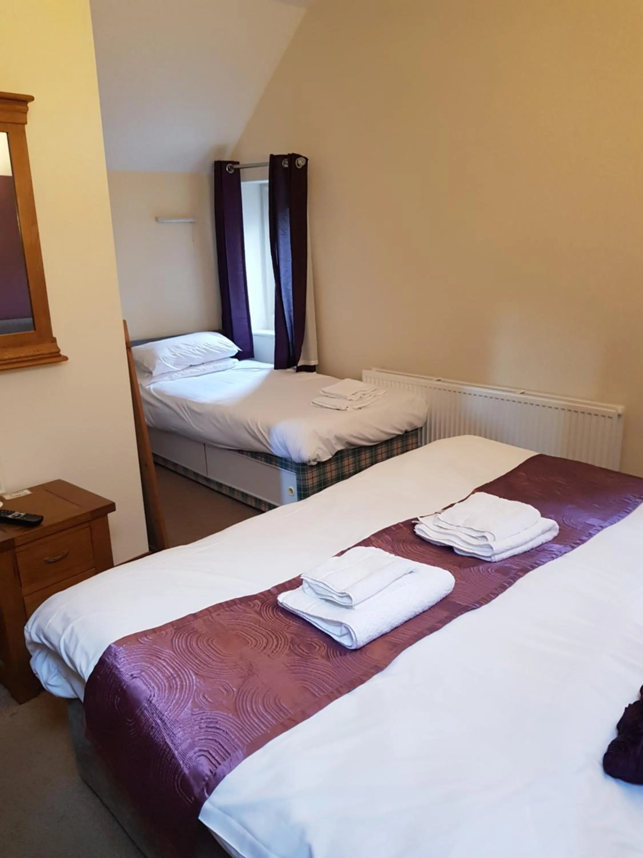 Bed in The Beacon & Railway Hotel