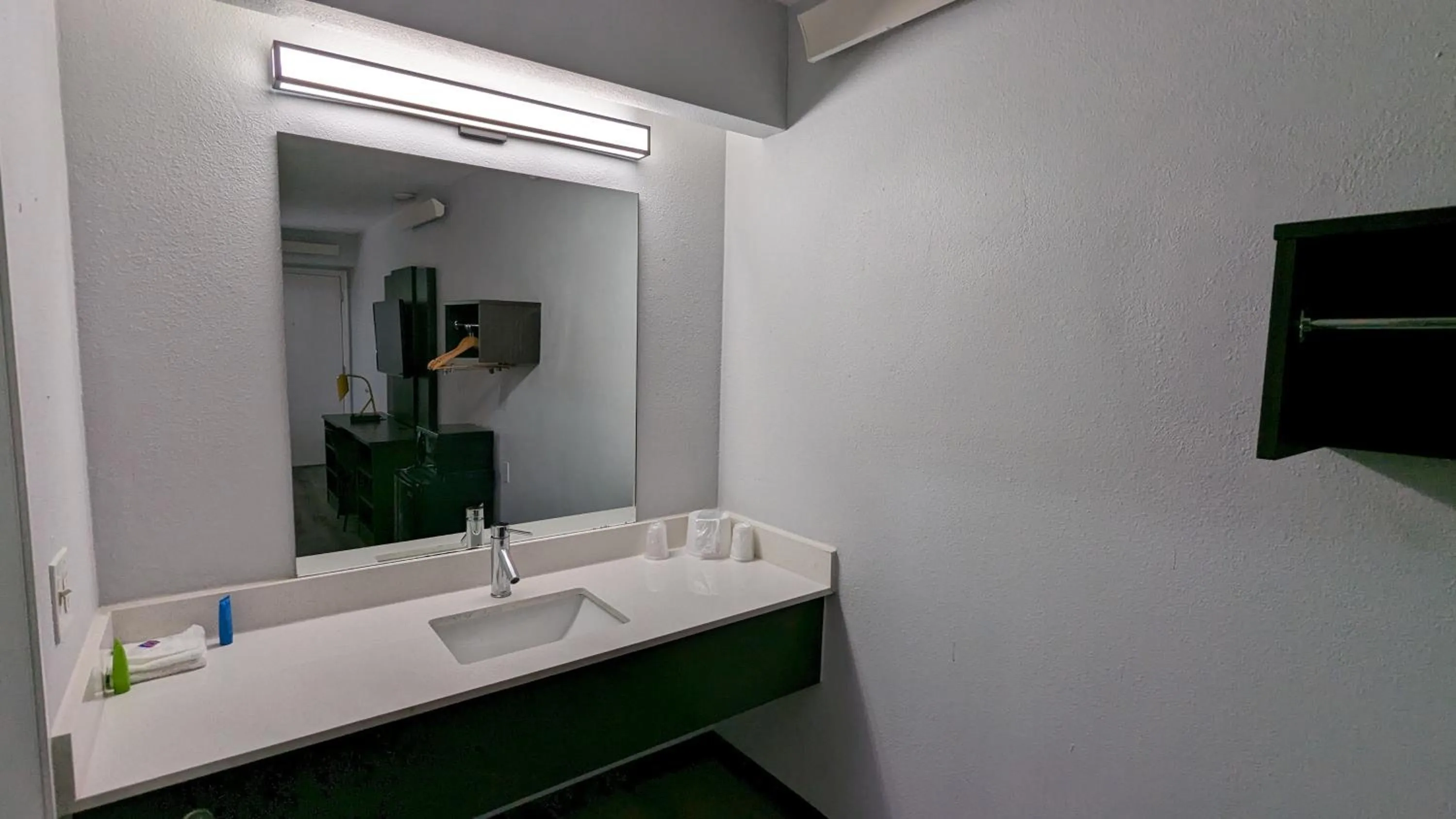 Bathroom in Motel 6-Nashua, NH - South