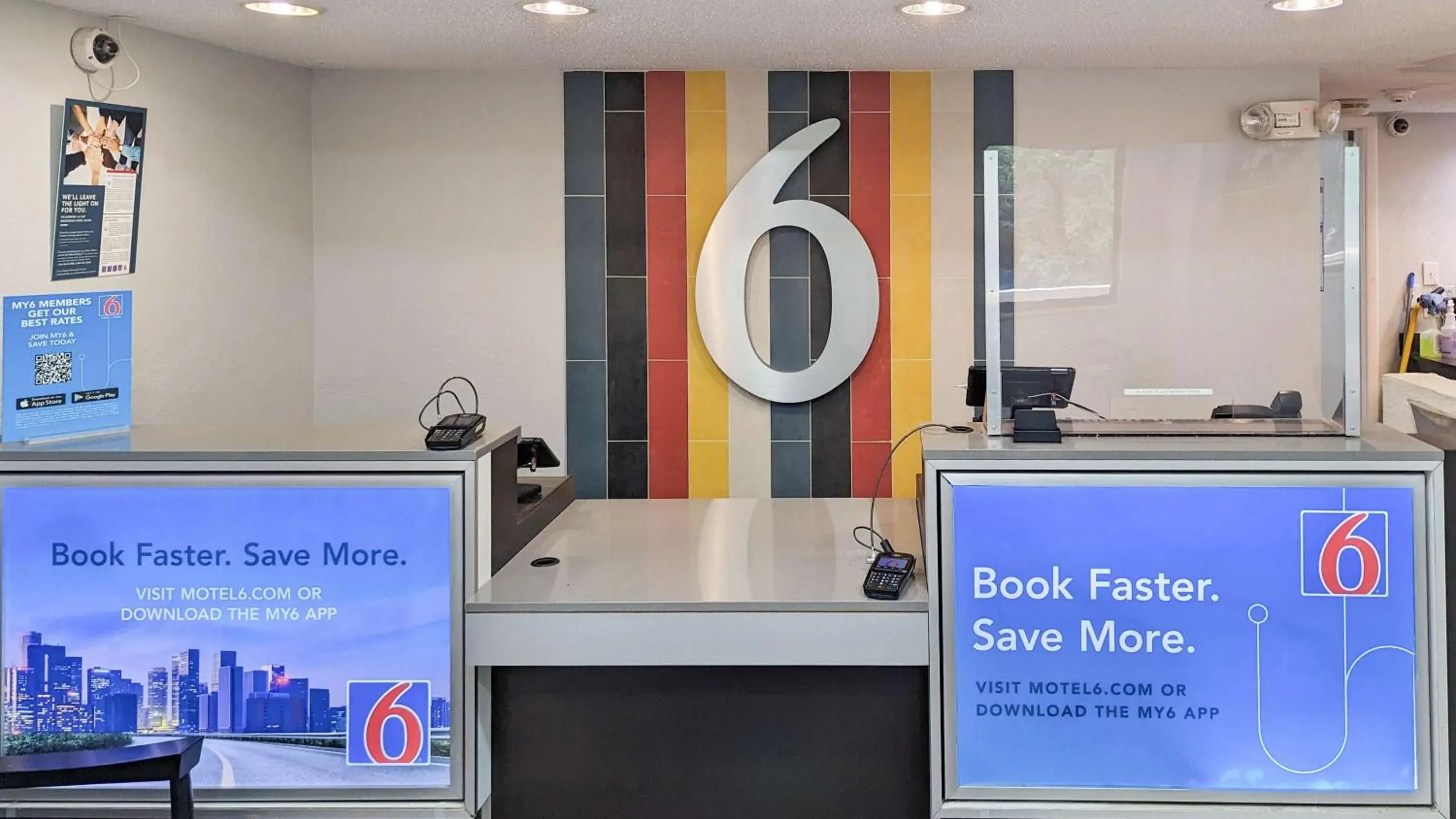 Lobby or reception in Motel 6-Nashua, NH - South Lobby or reception in Motel 6-Nashua, NH - South