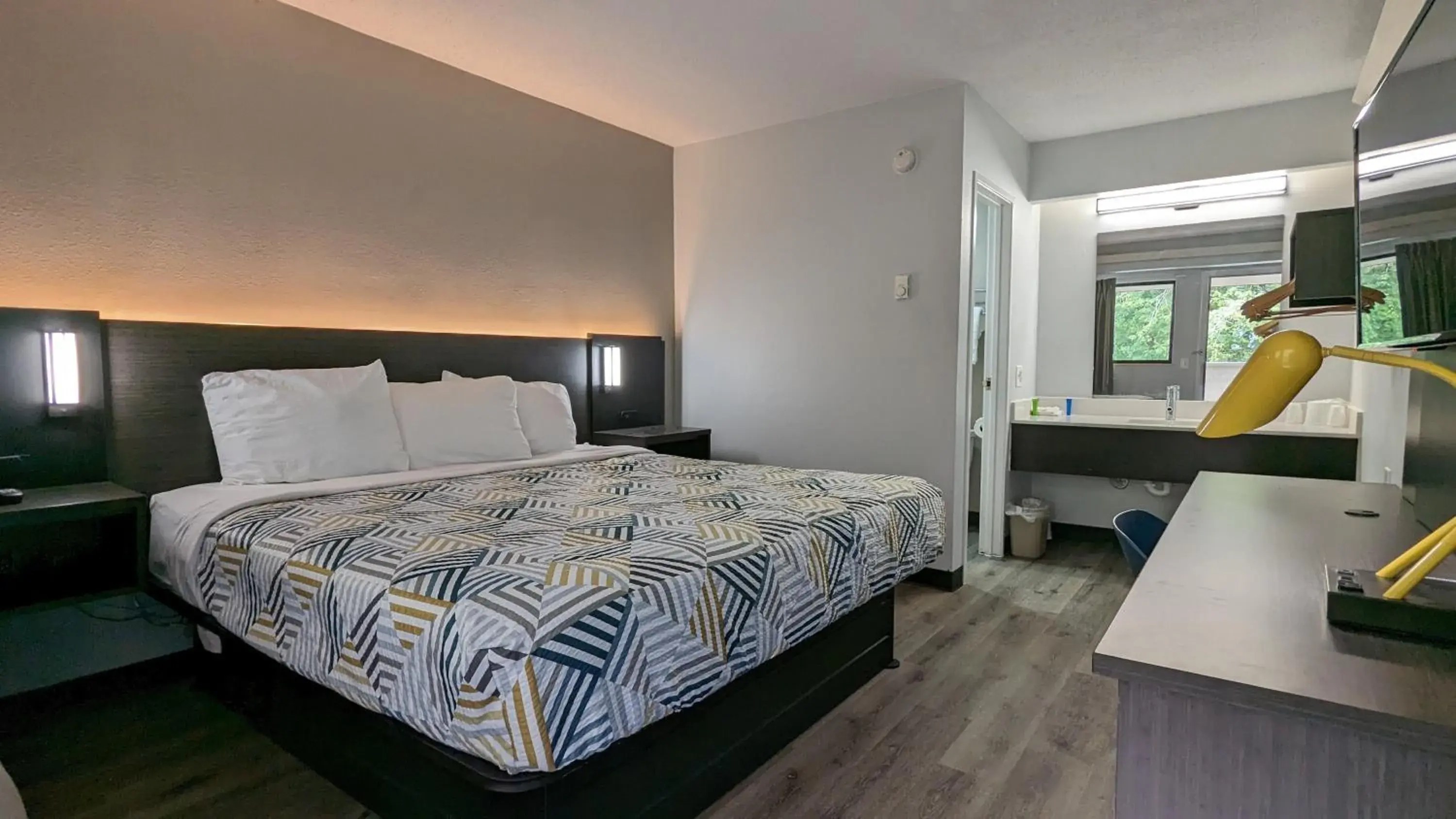 Bedroom, Bed in Motel 6-Nashua, NH - South Bedroom, Bed in Motel 6-Nashua, NH - South