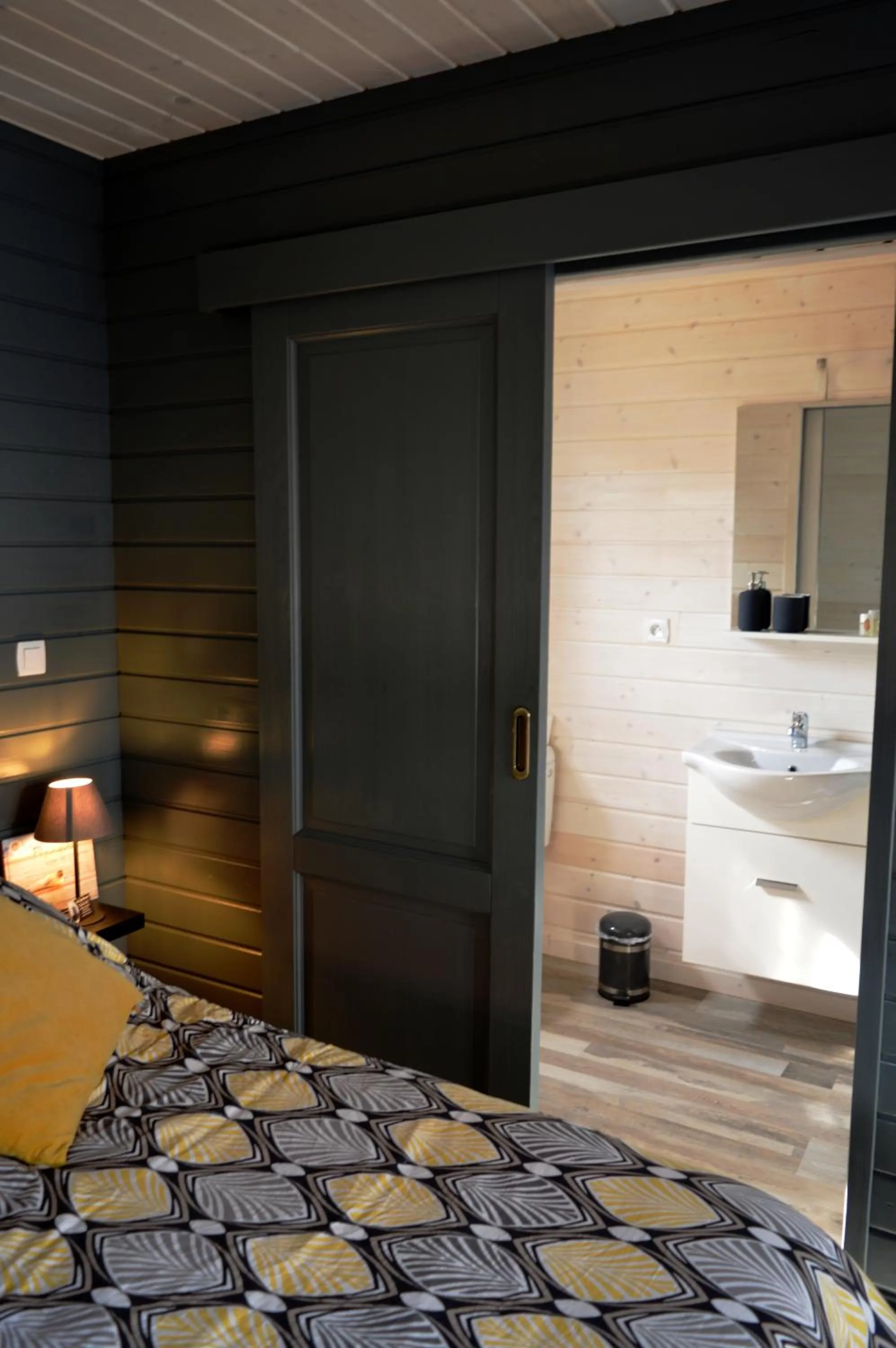 Bathroom, Bed in Au Cap Norwoe