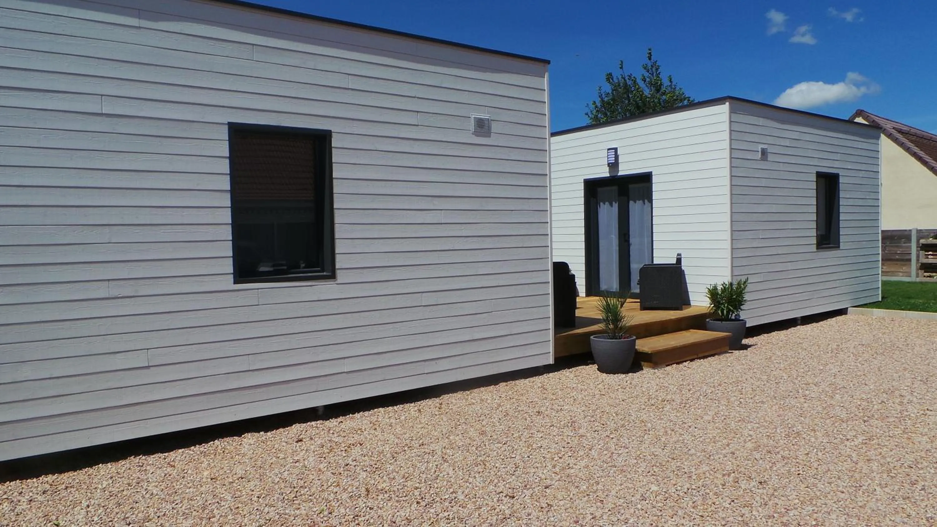 Facade/entrance in Au Cap Norwoe