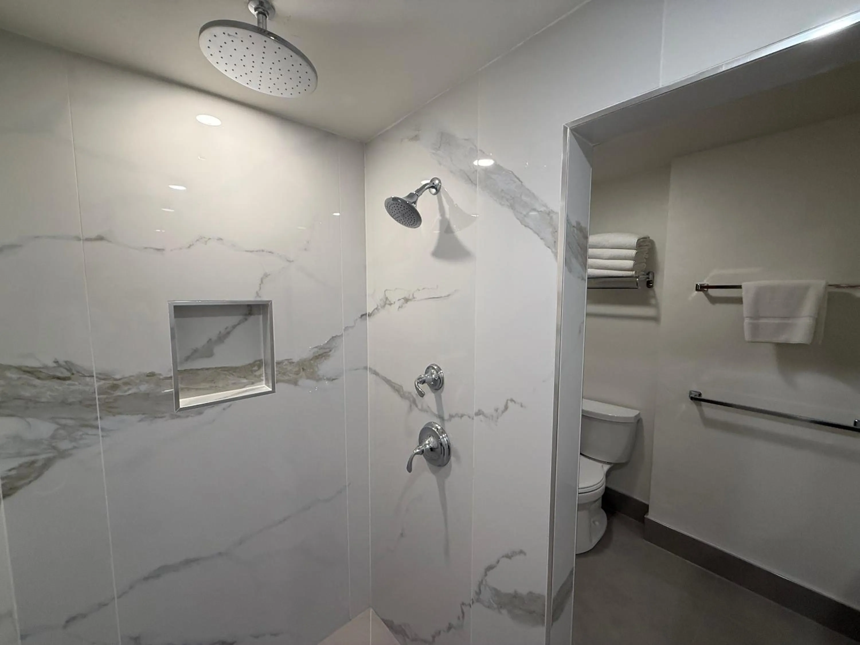 Shower in Homestead Suites - Fish Creek