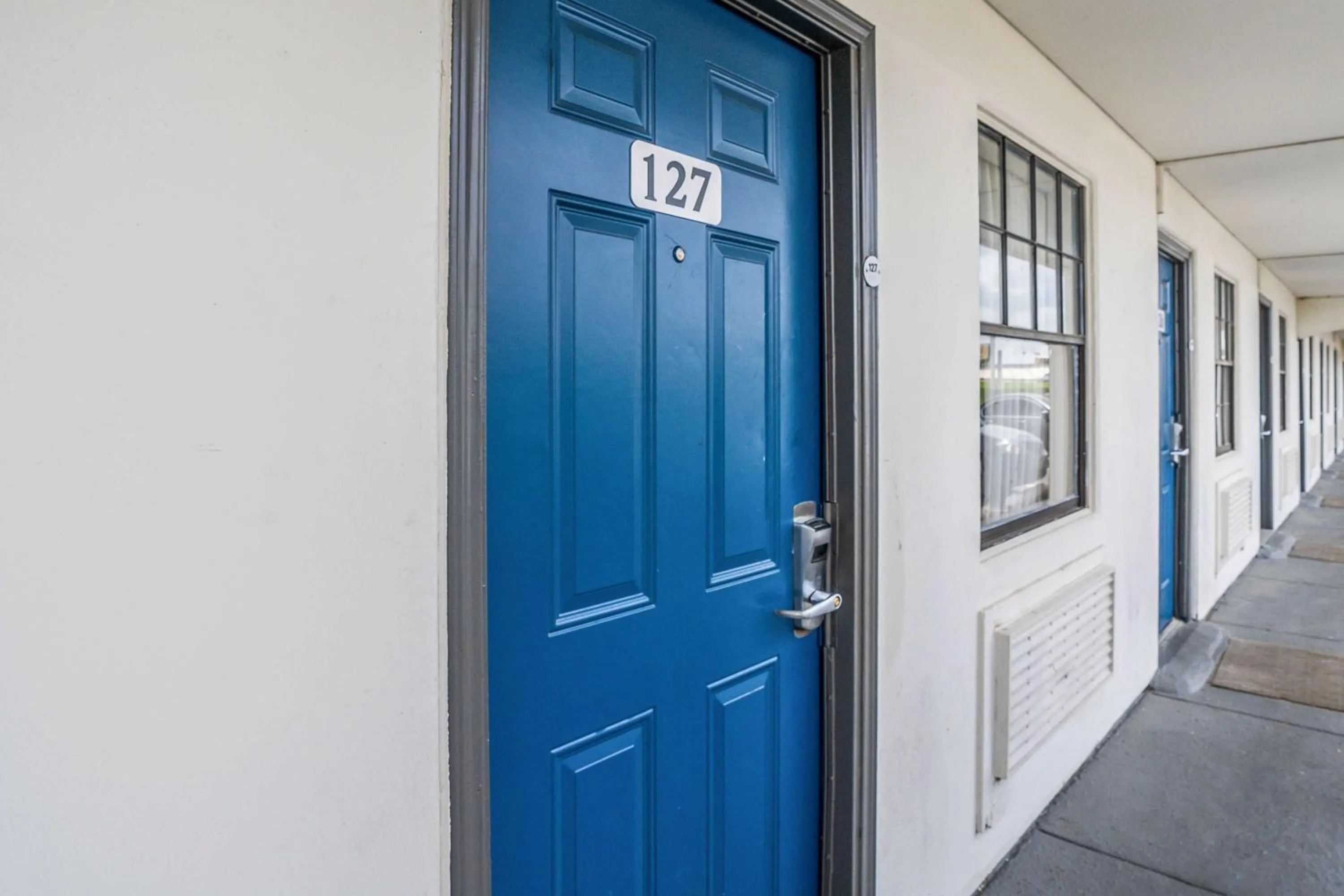 Property building in Motel 6-Dallas, TX - Market Center