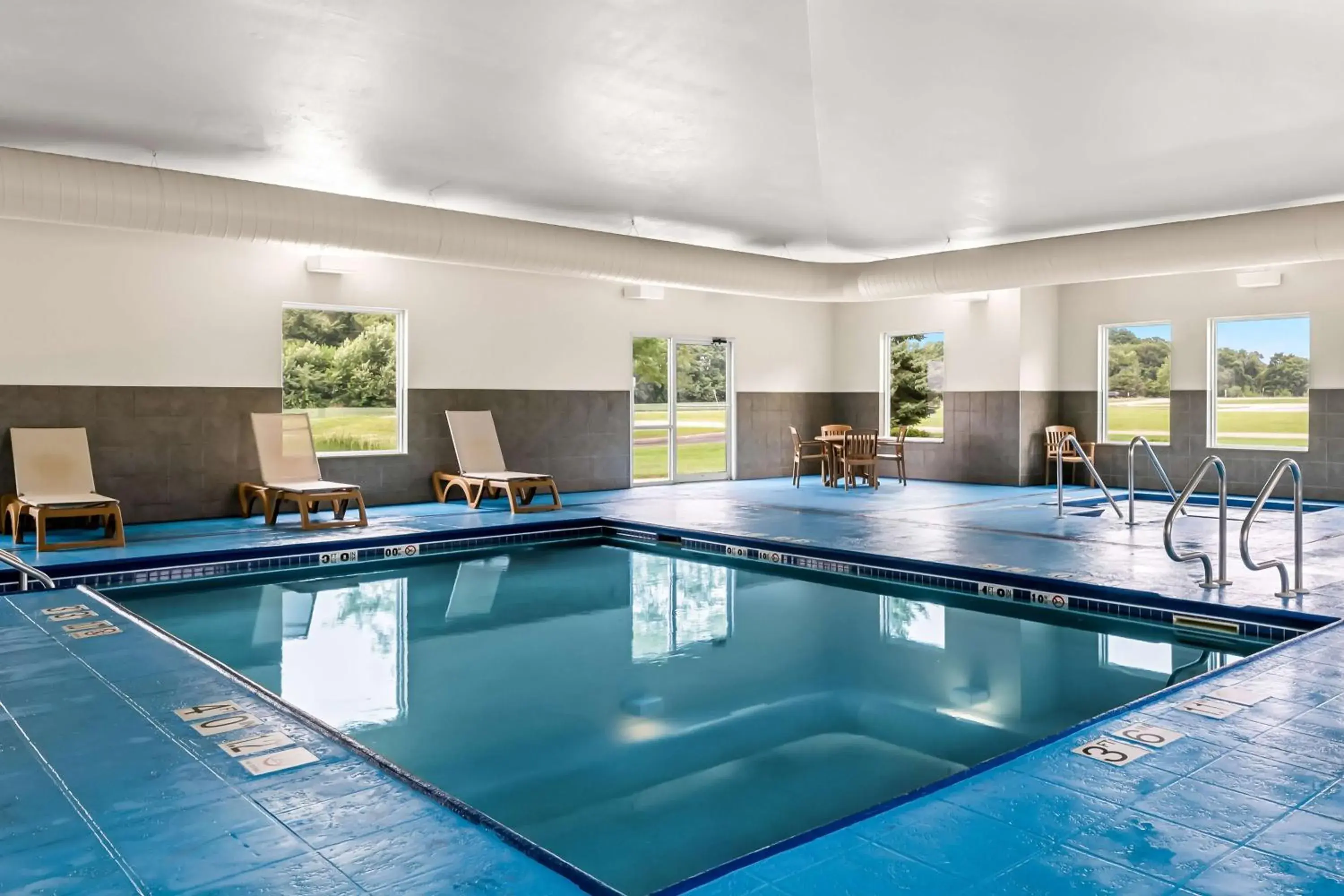 Pool view in Best Western Legacy Inn & Suites Beloit/South Beloit Pool view in Best Western Legacy Inn & Suites Beloit/South Beloit