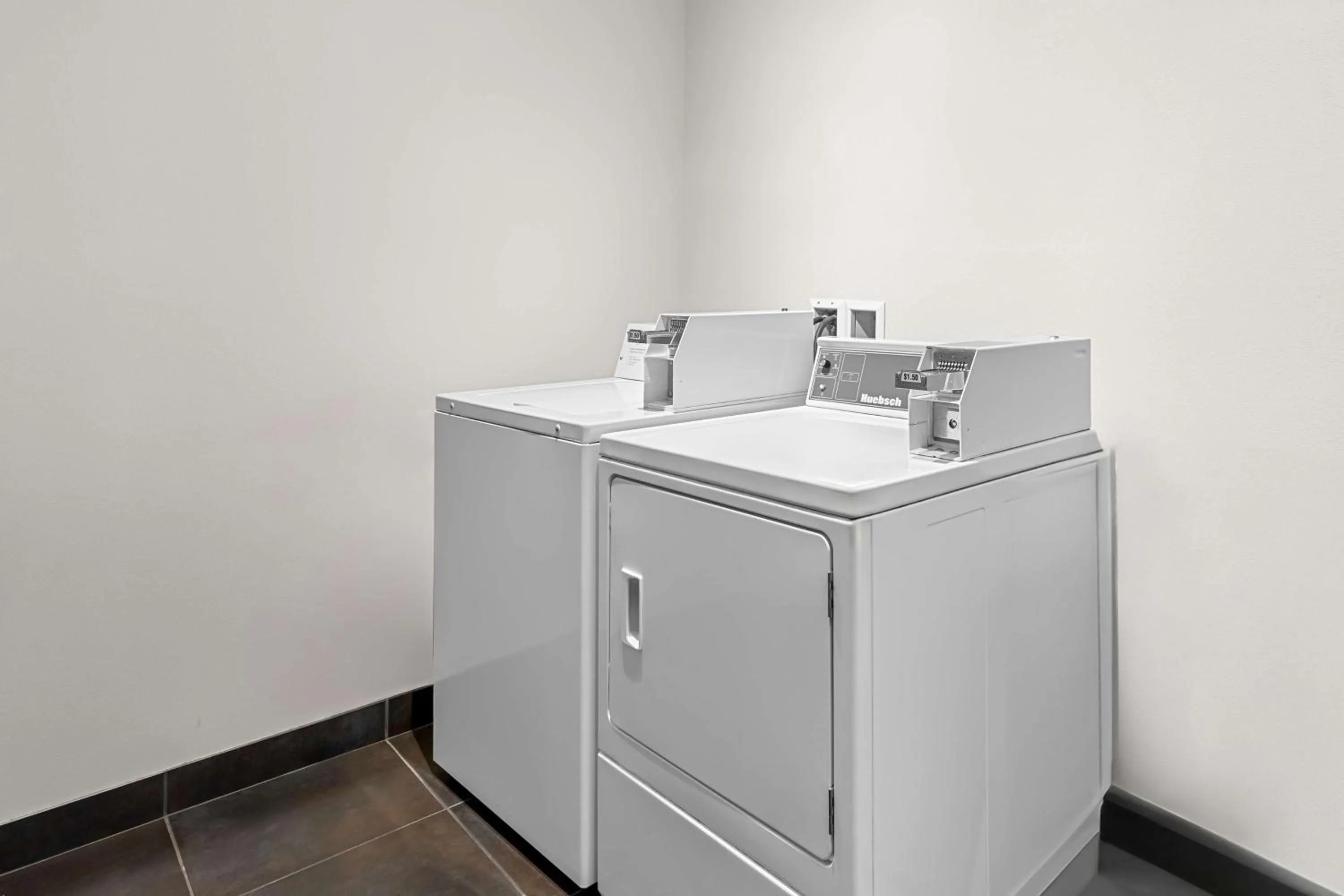 laundry in Best Western Legacy Inn & Suites Beloit/South Beloit