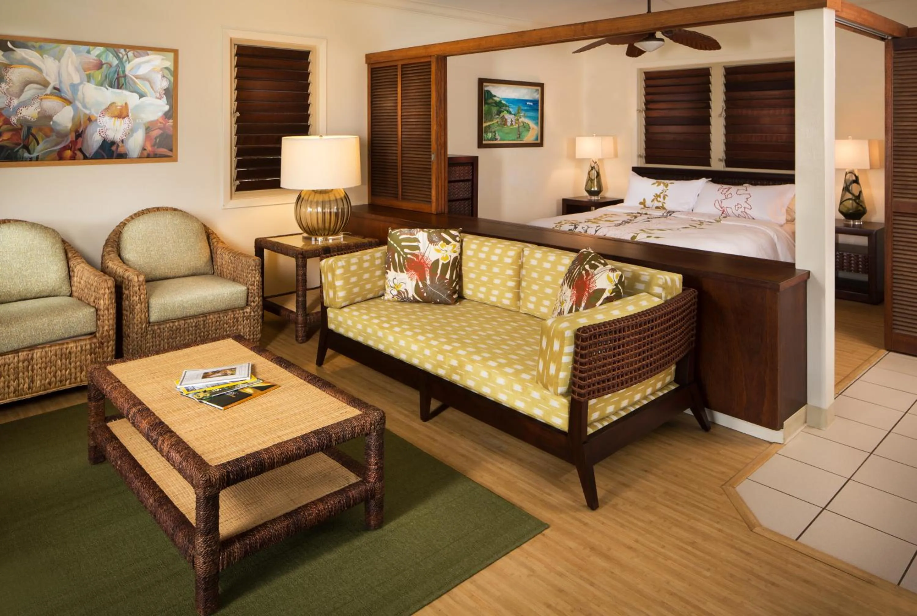 Living room, Bed in Hanalei Colony Resort