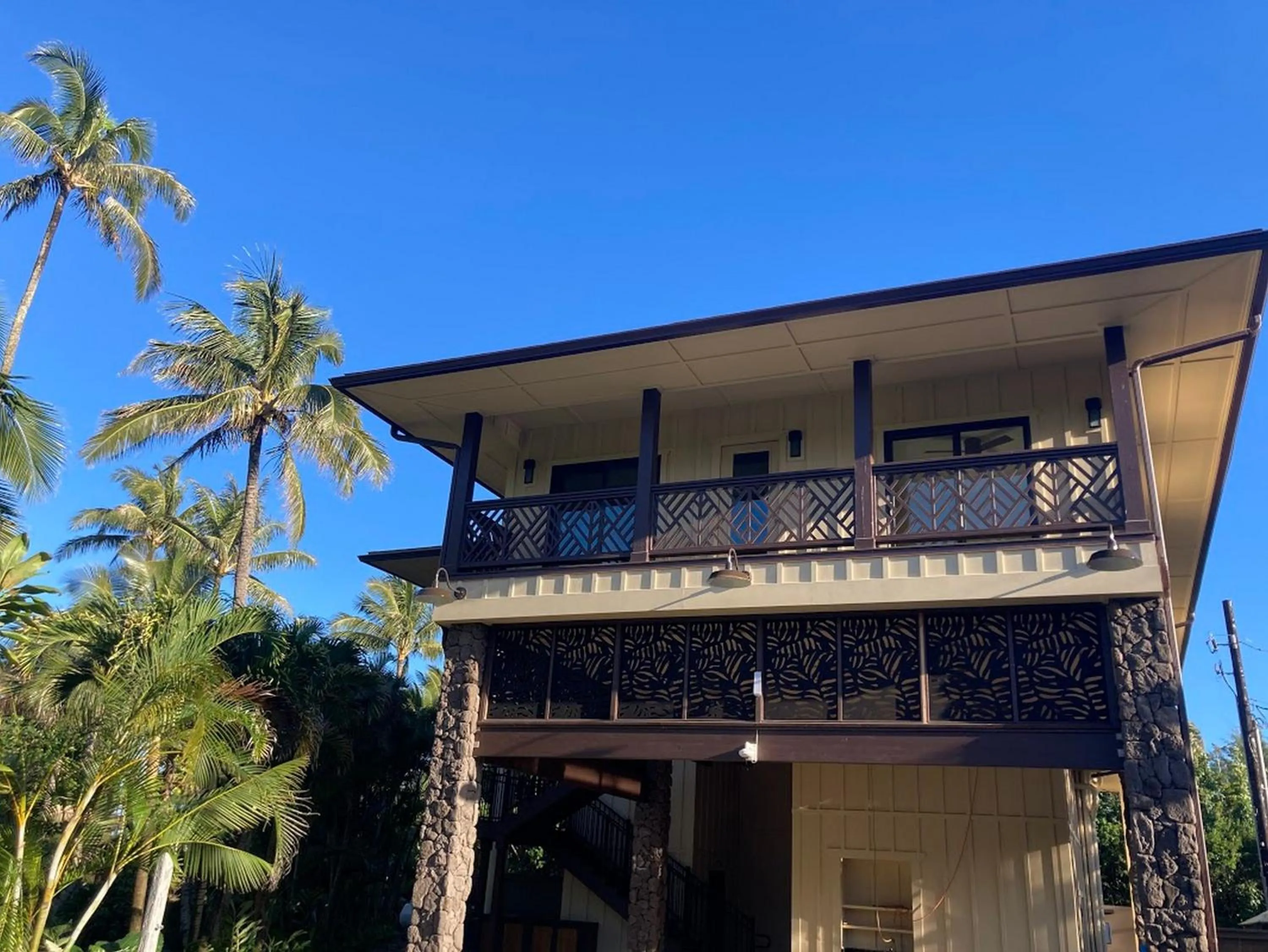 Property building in Hanalei Colony Resort