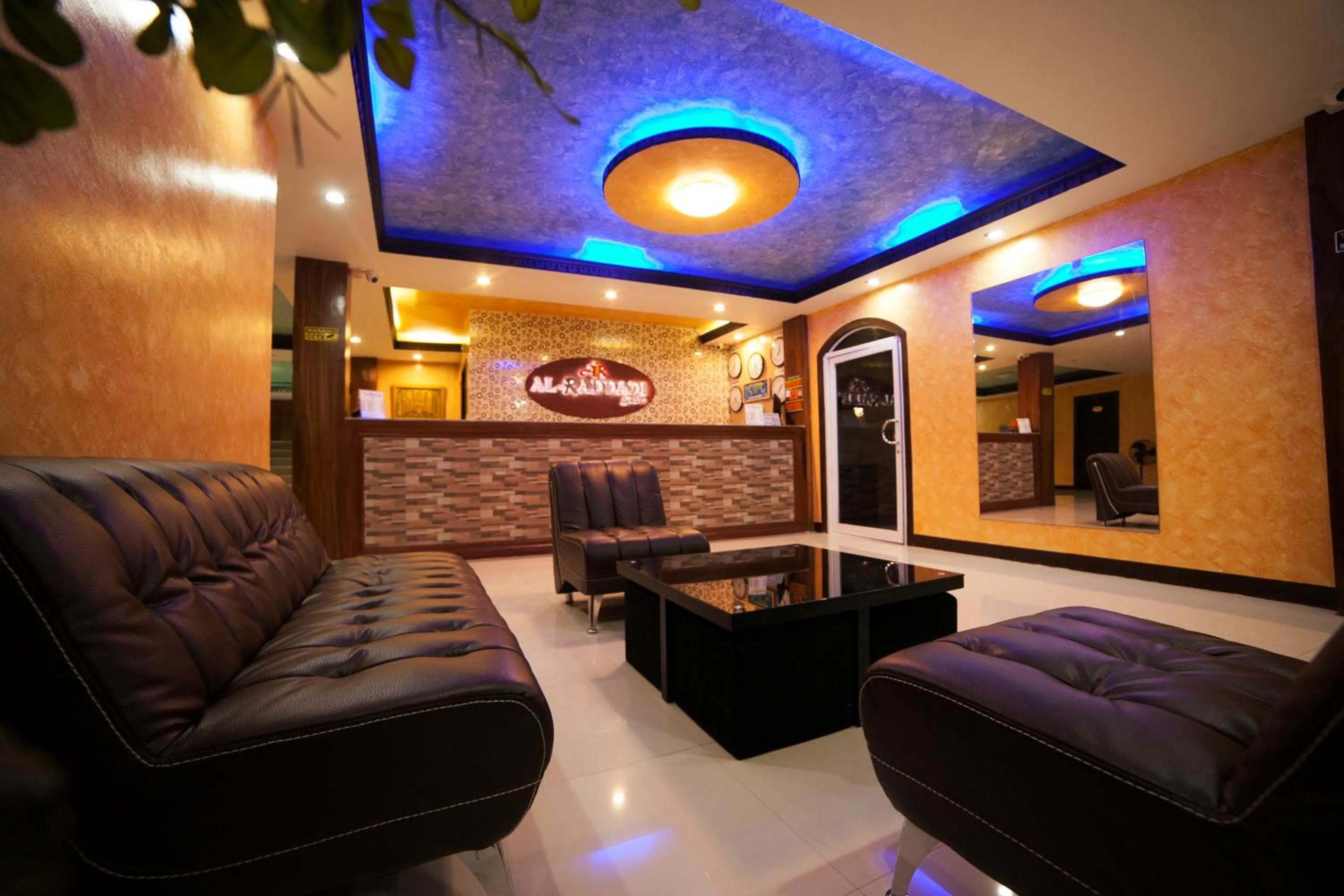 Al-Raddadi Suites