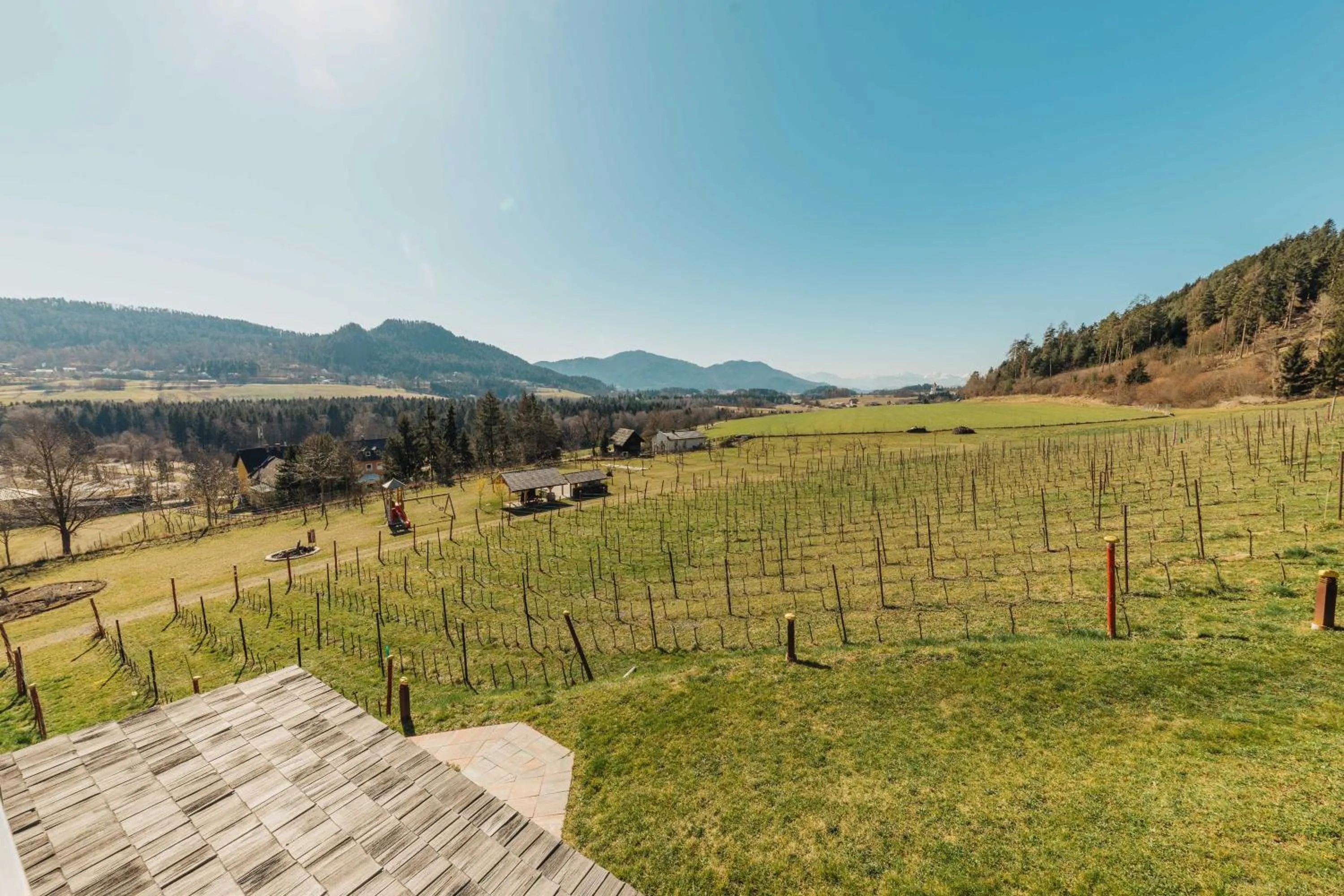 View (from property/room) in Längseeleit'n