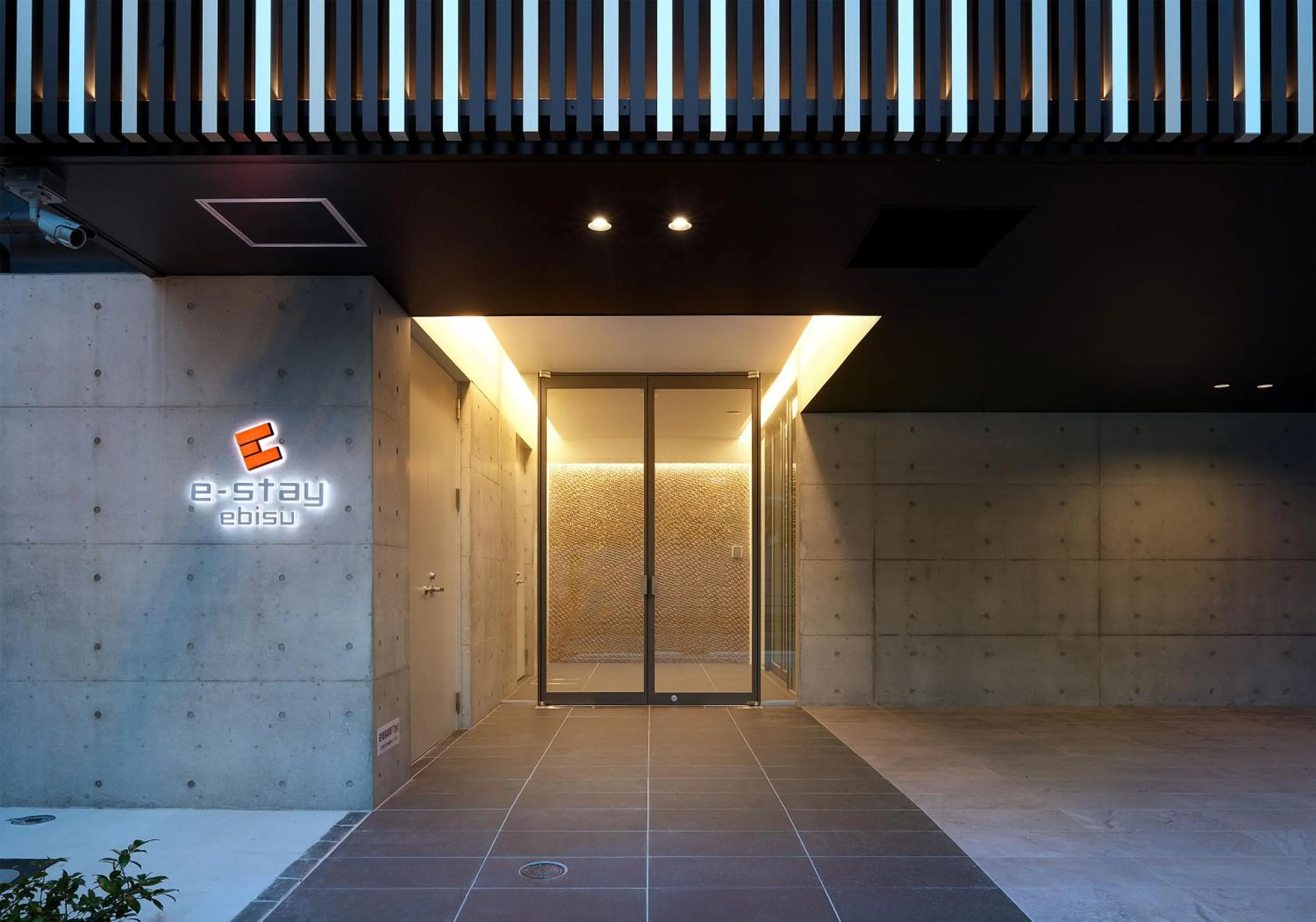 Facade/entrance in e-stay ebisu