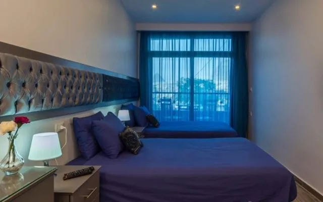 Balcony/Terrace, Bed in Pyramids View Inn Bed & Breakfast