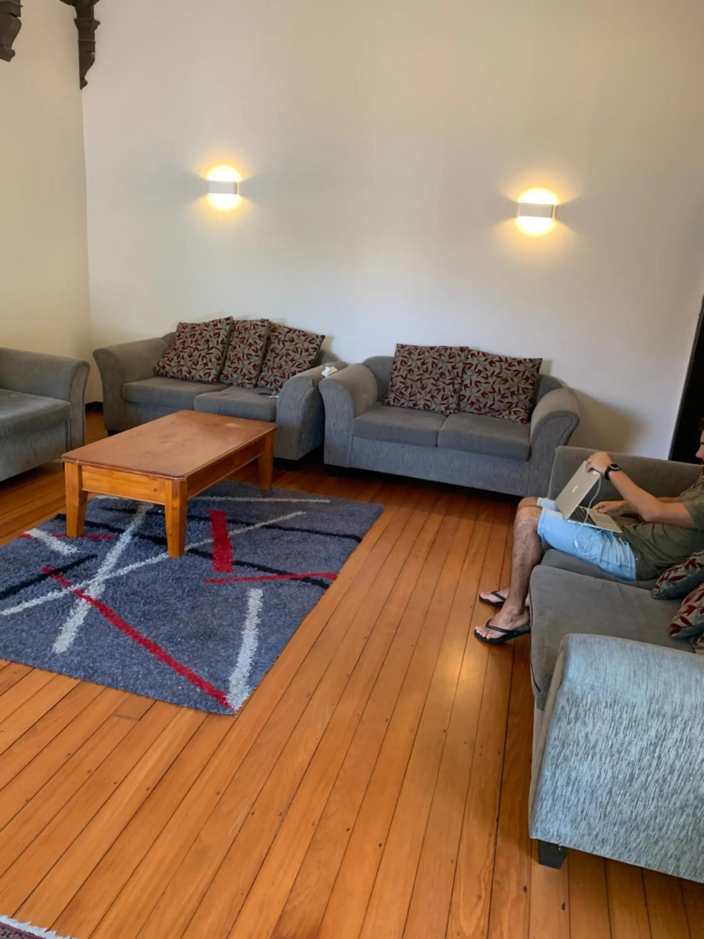 Library, Seating Area in City Garden Lodge