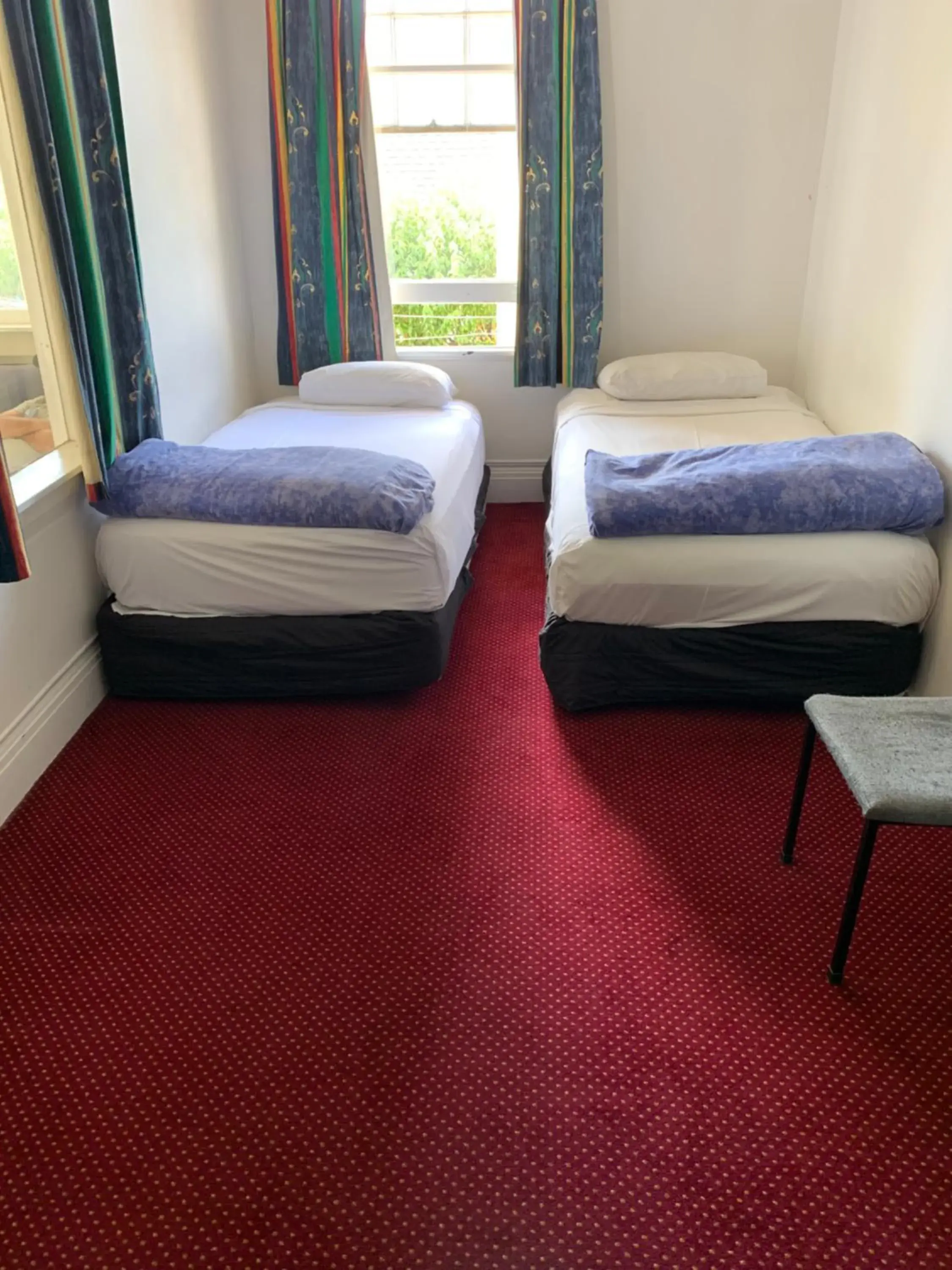 Bed in City Garden Lodge