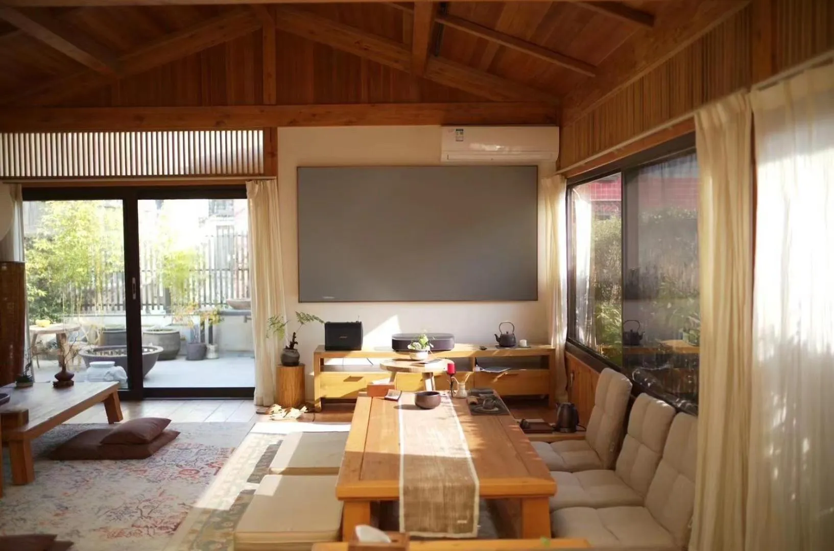 Seating area in Hantang Inn Hostel Xi'an