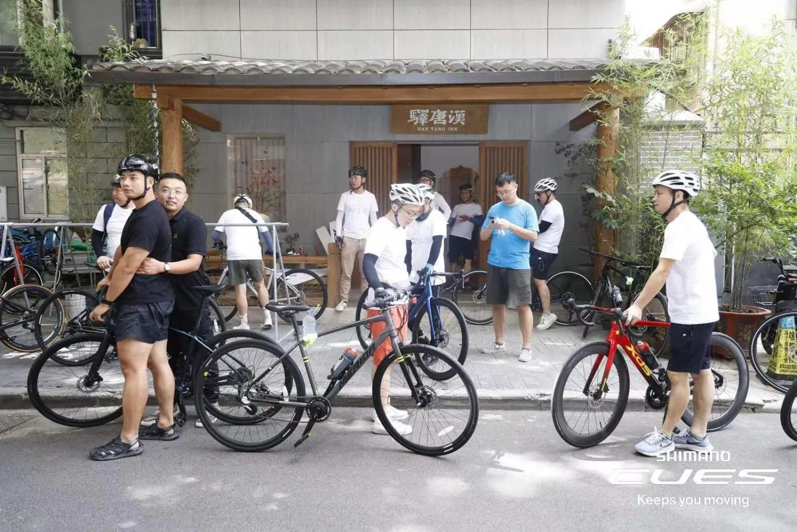 group of guests in Hantang Inn Hostel Xi'an