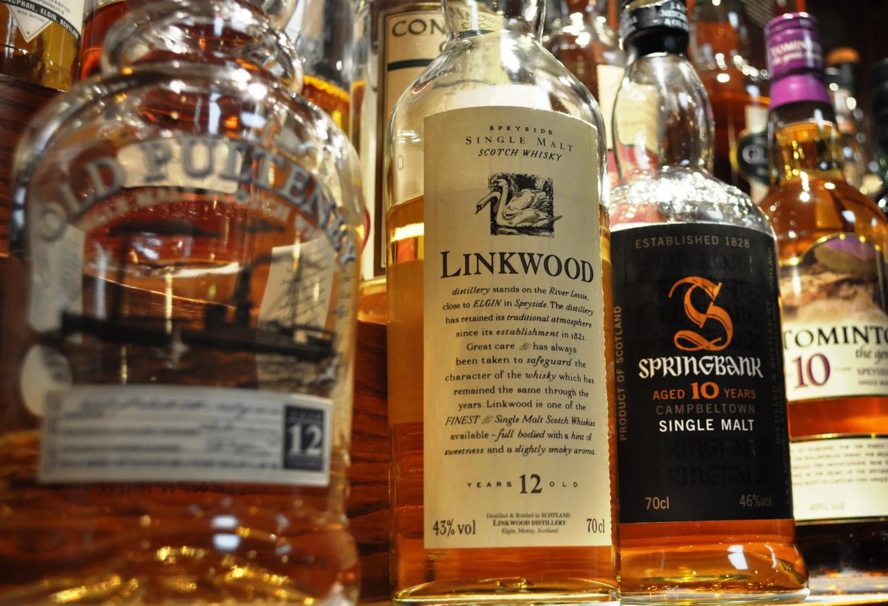 Drinks in The Galley Of Lorne Inn