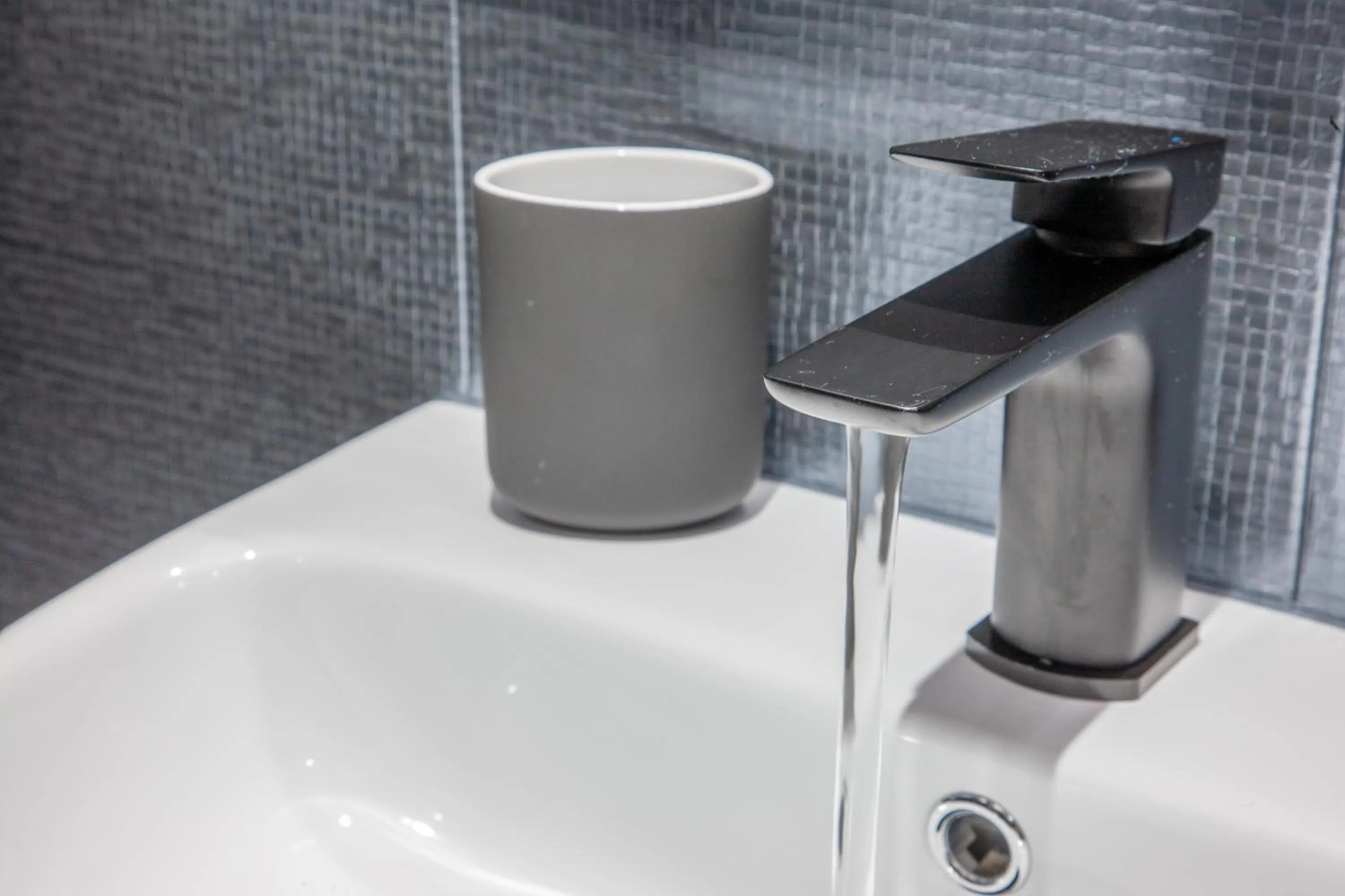 Bathroom in The Galley Of Lorne Inn