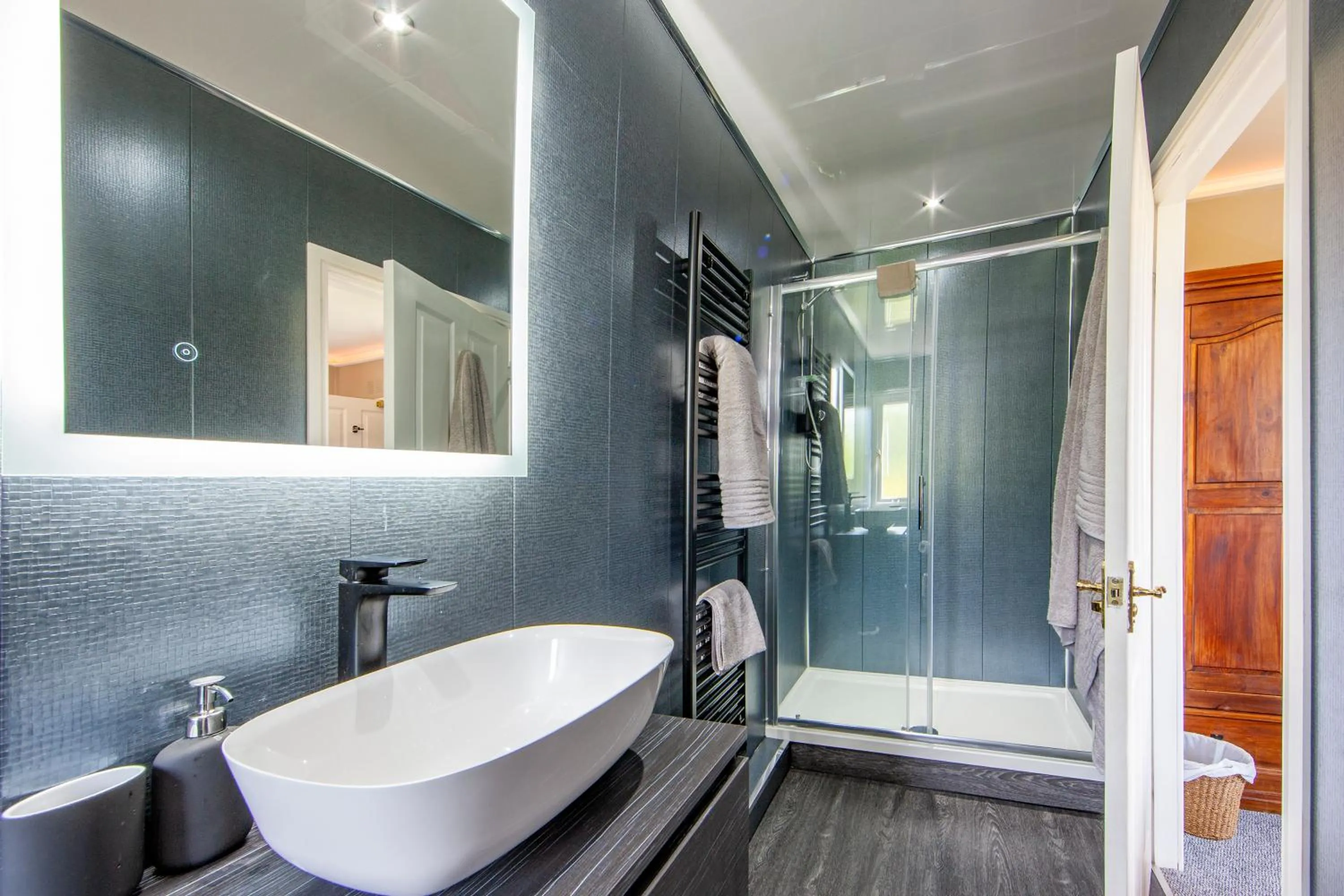 Bathroom in The Galley Of Lorne Inn