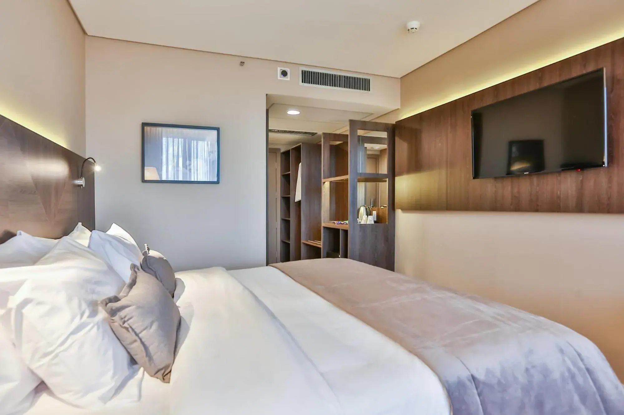 Bedroom, Bed in Transamerica Collection Goiania Bedroom, Bed in Transamerica Collection Goiania