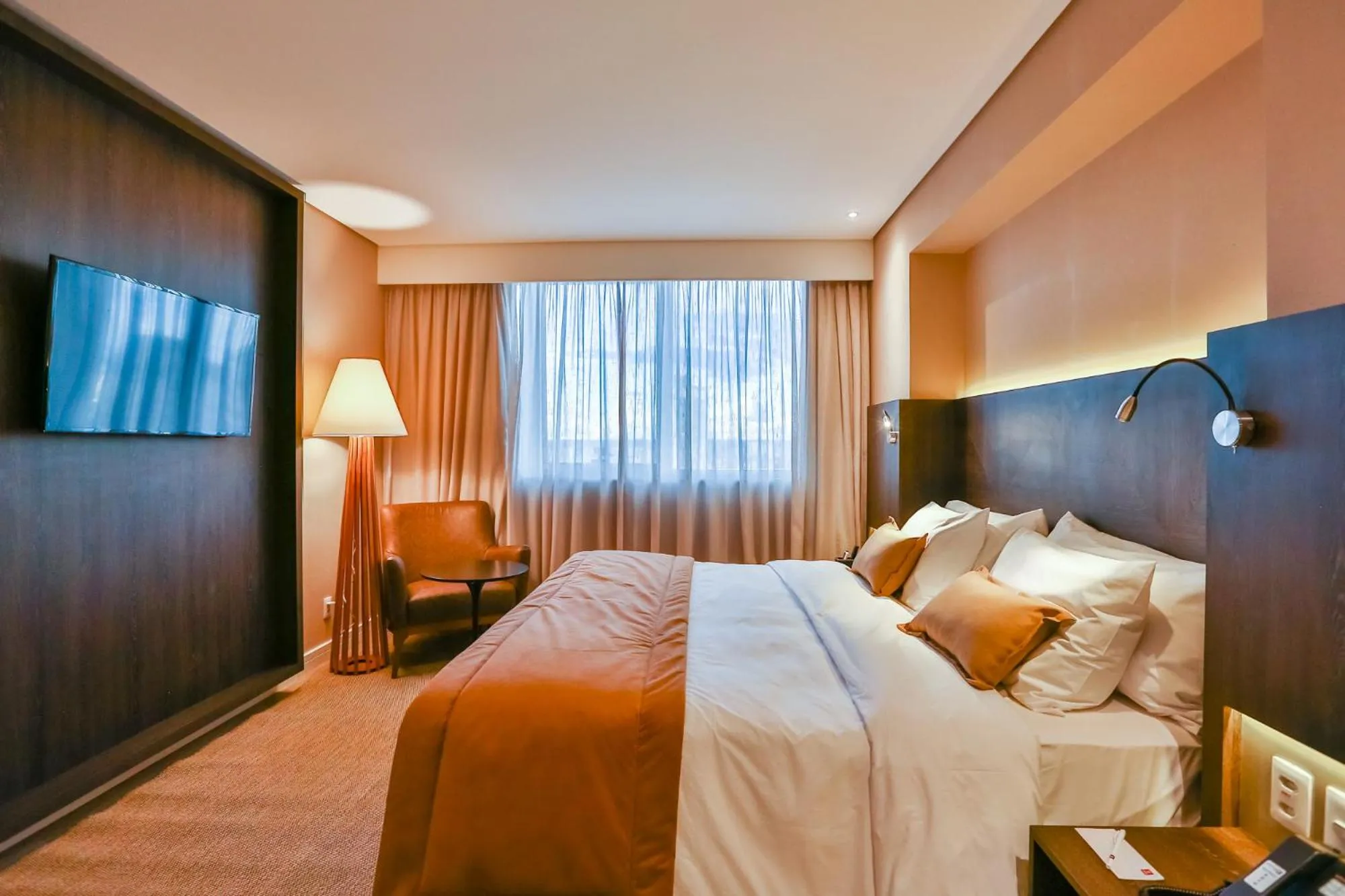 Photo of the whole room, Bed in Transamerica Collection Goiania