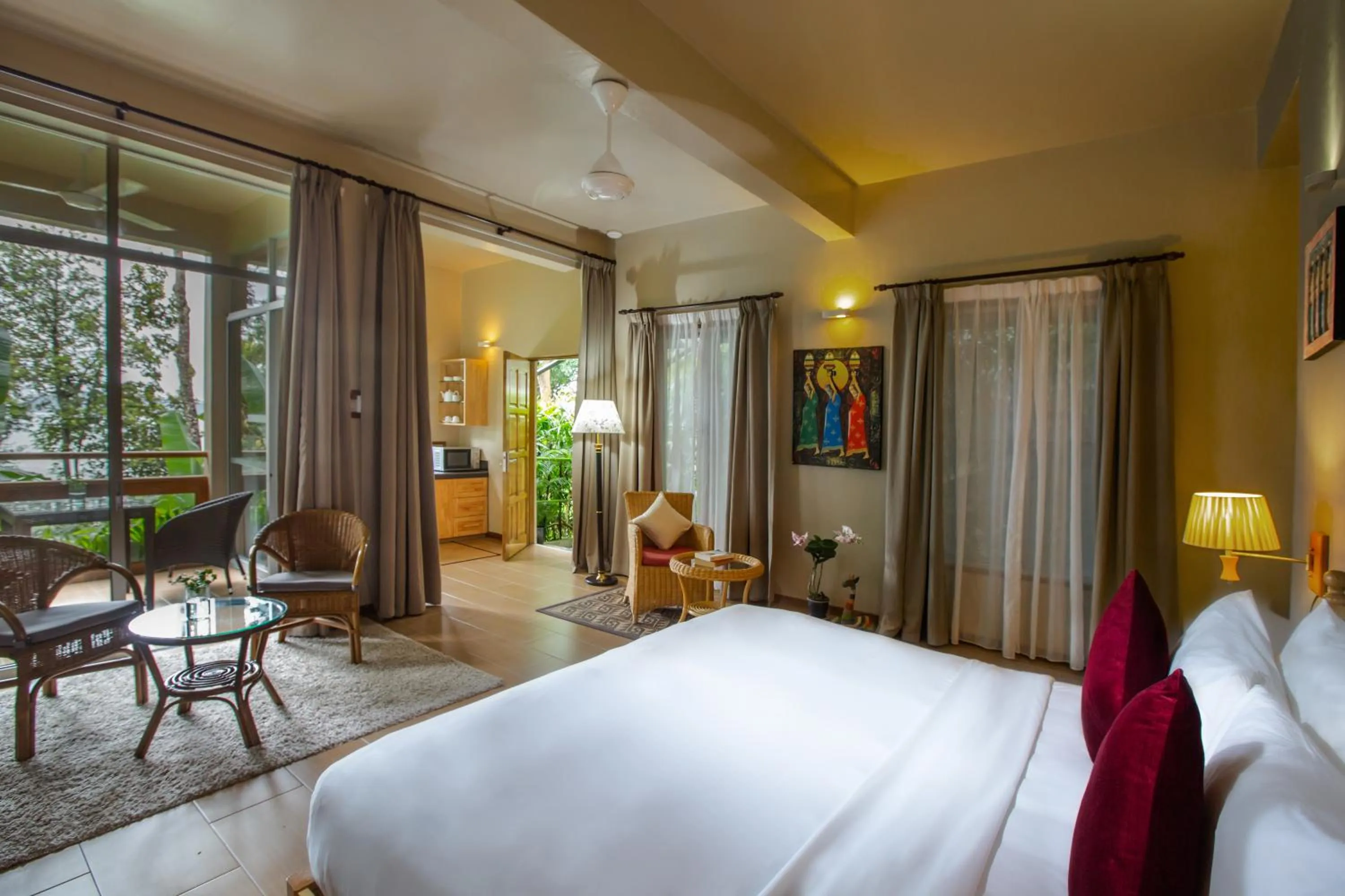 Bed in Ambong Rainforest Retreat