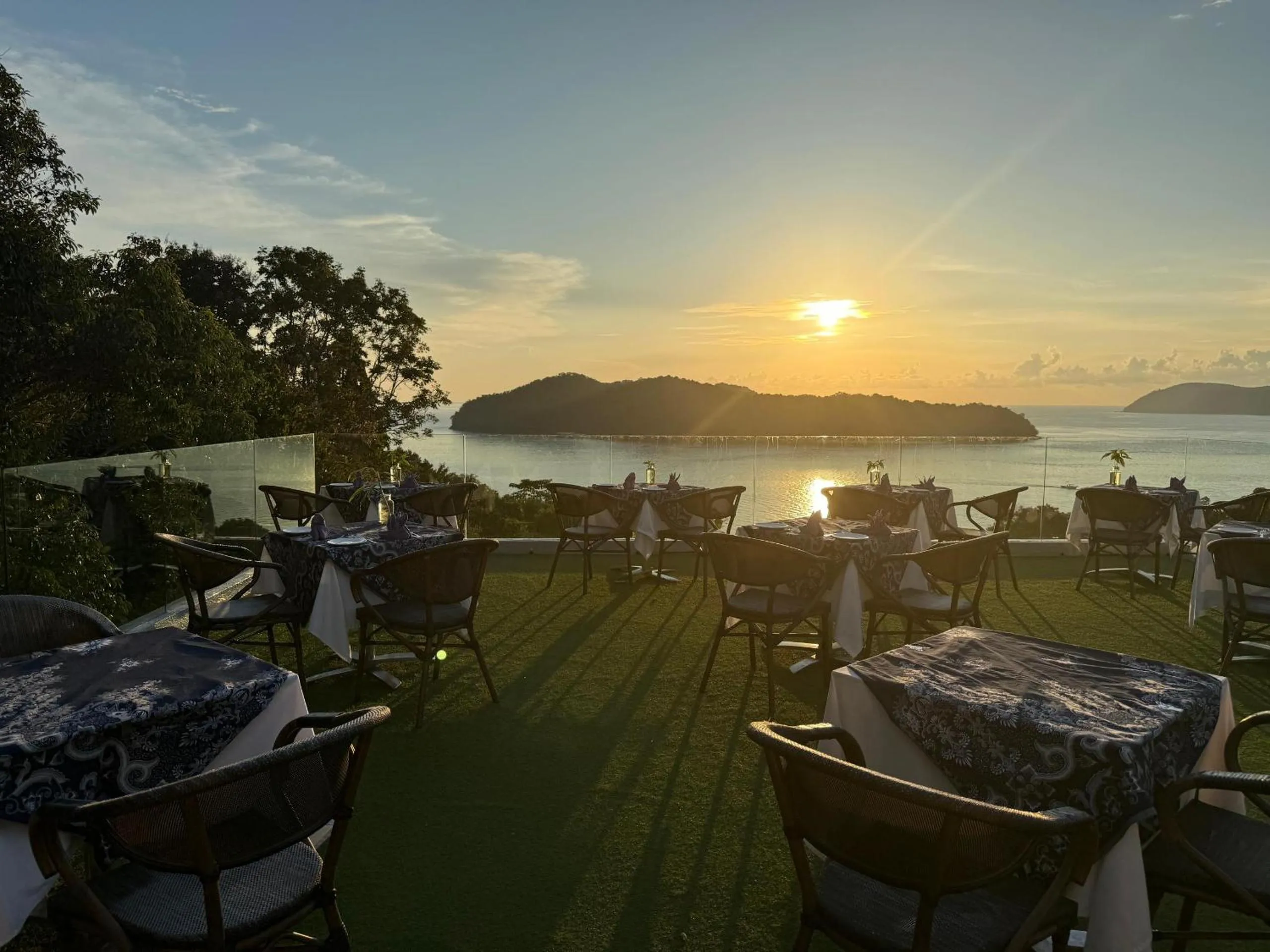 Restaurant/places to eat in Ambong Rainforest Retreat