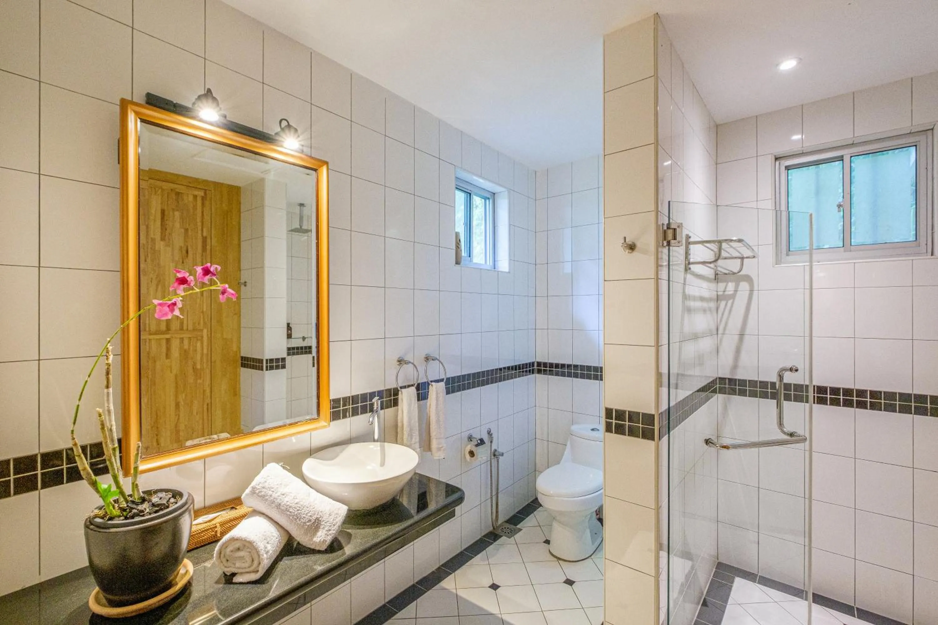 Shower in Ambong Rainforest Retreat