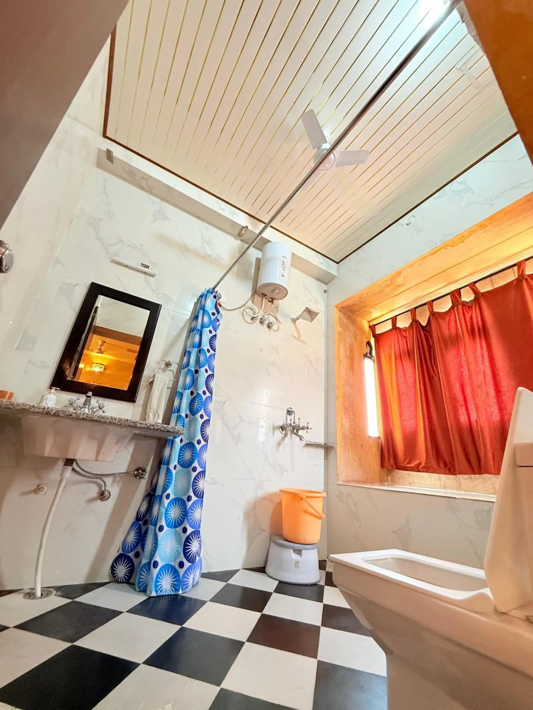 Toilet, Bed in Hotel Tokyo Palace Toilet, Bed in Hotel Tokyo Palace