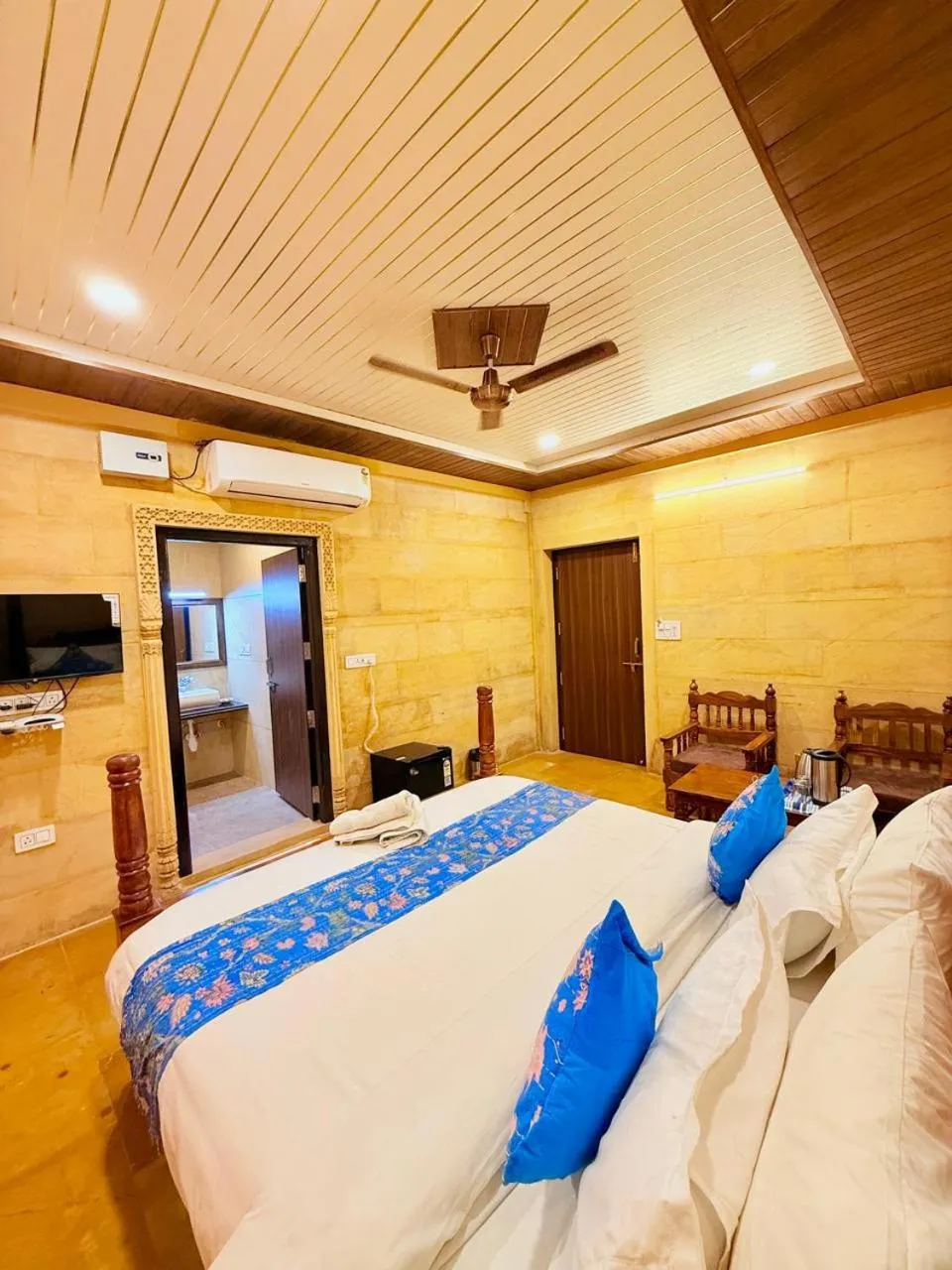 Bedroom, Bed in Hotel Tokyo Palace