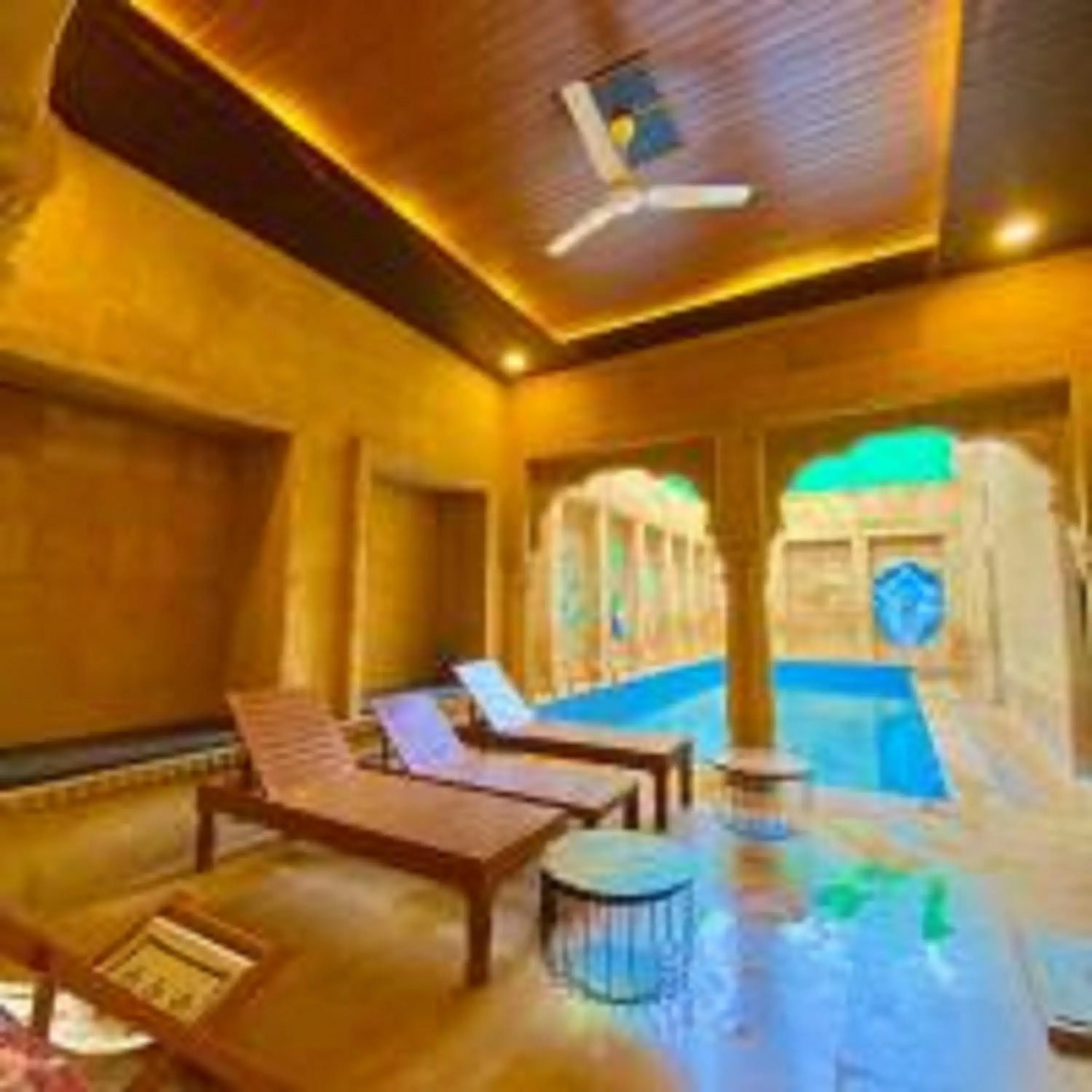 Swimming pool in Hotel Tokyo Palace Swimming pool in Hotel Tokyo Palace