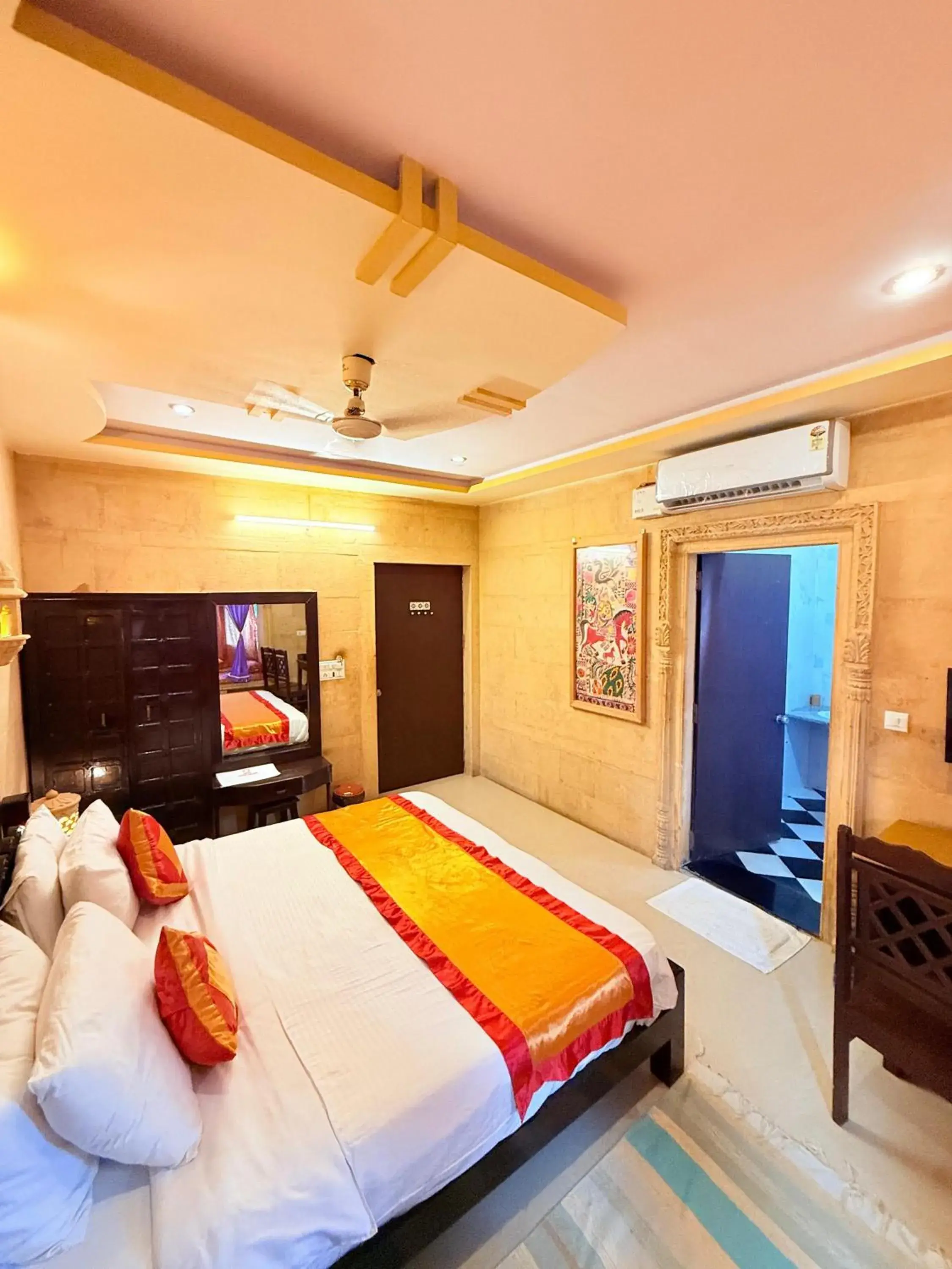 Property building, Bed in Hotel Tokyo Palace Property building, Bed in Hotel Tokyo Palace