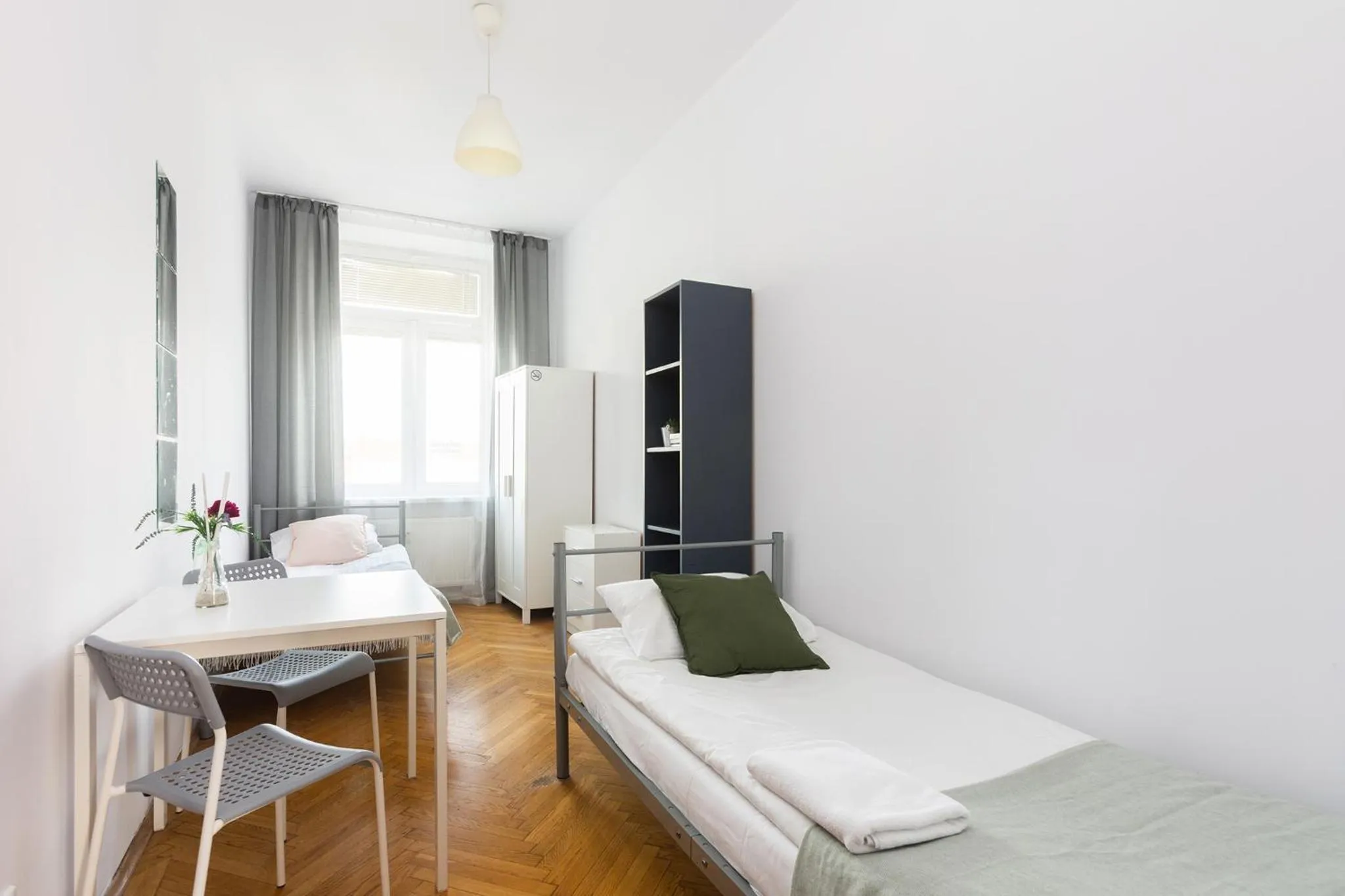 Bed in Rooms Nearto Main Square