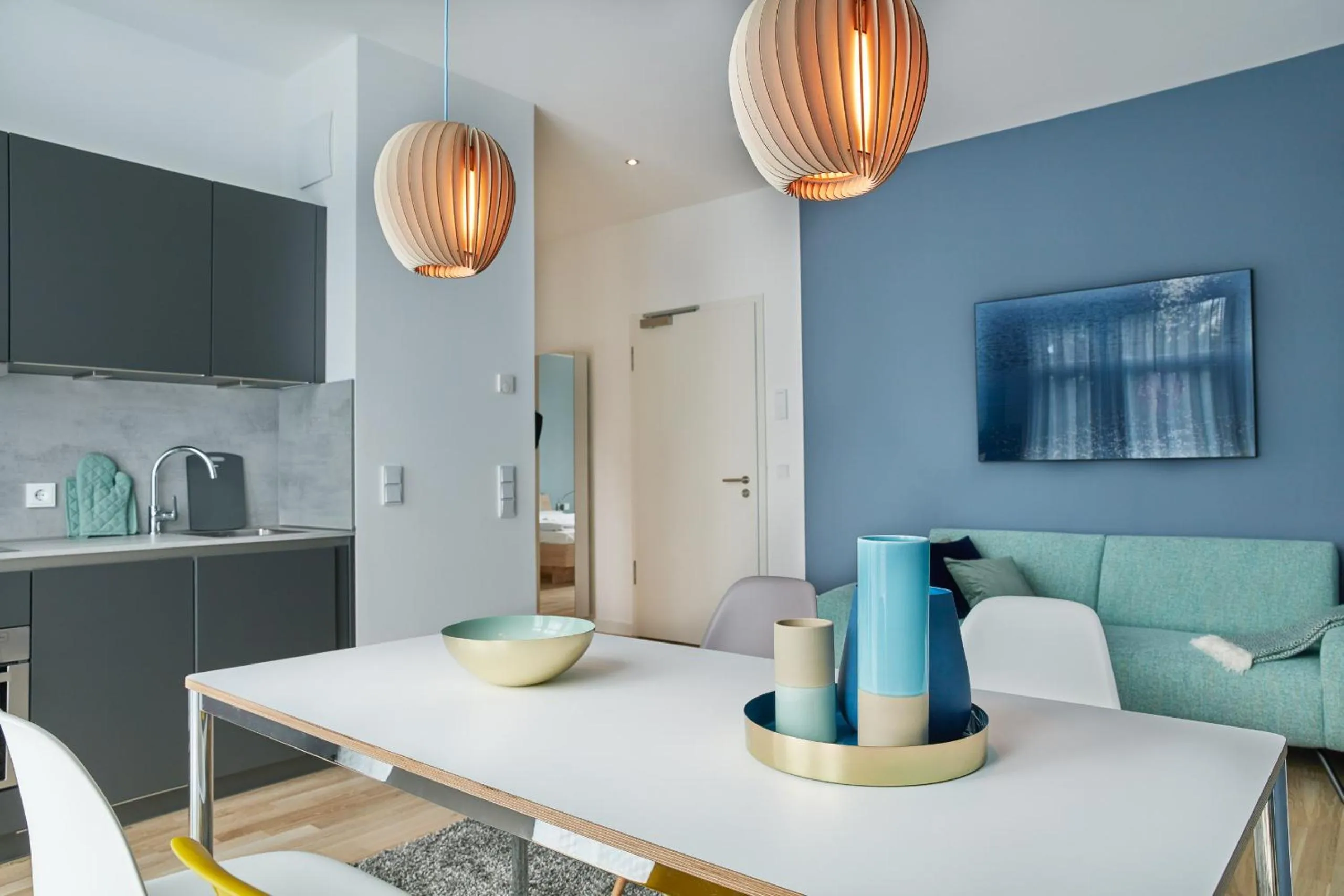 Dining area in Park Penthouses Insel Eiswerder by Suite030