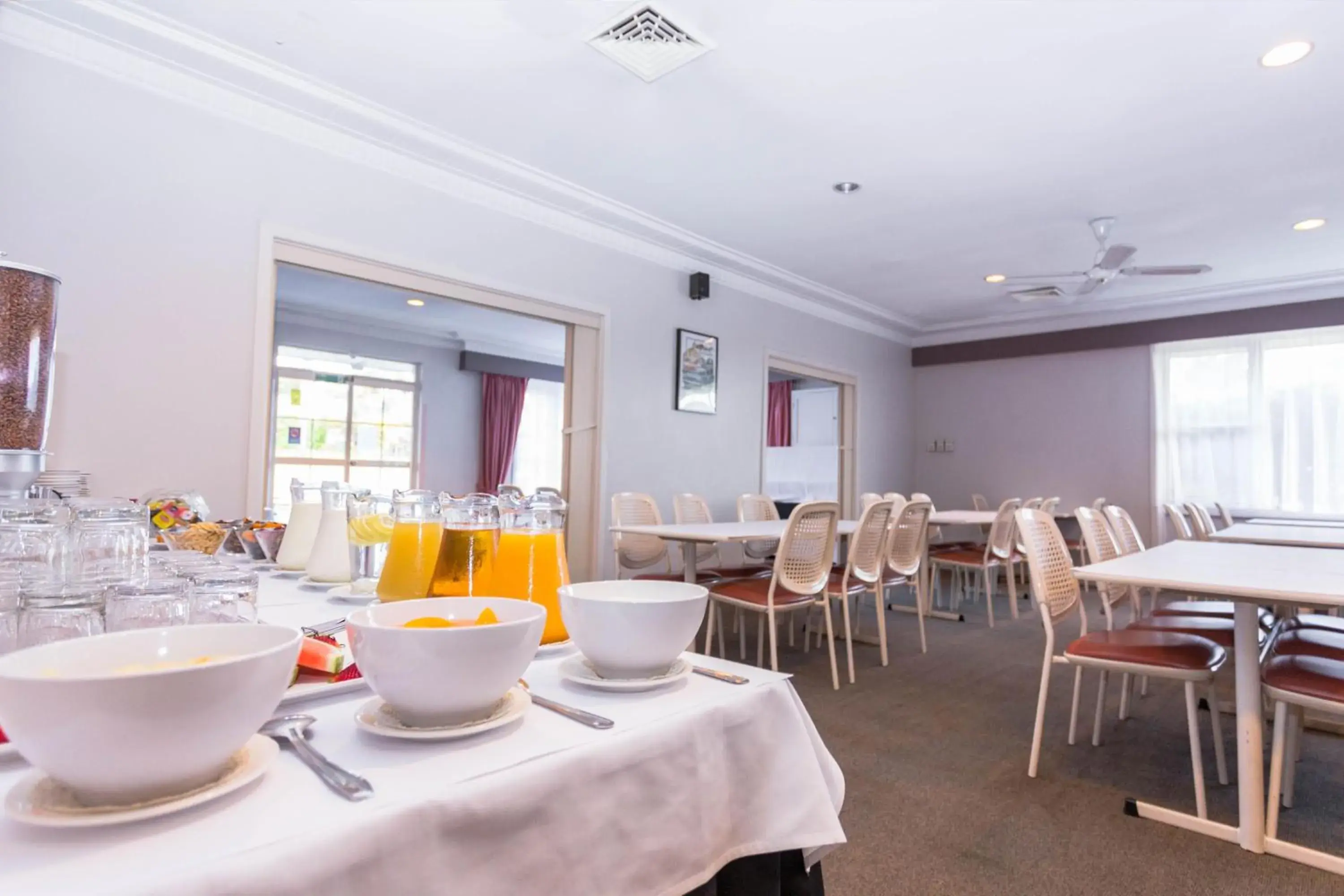 Restaurant/places to eat in Sleepwell Motel Restaurant/places to eat in Sleepwell Motel