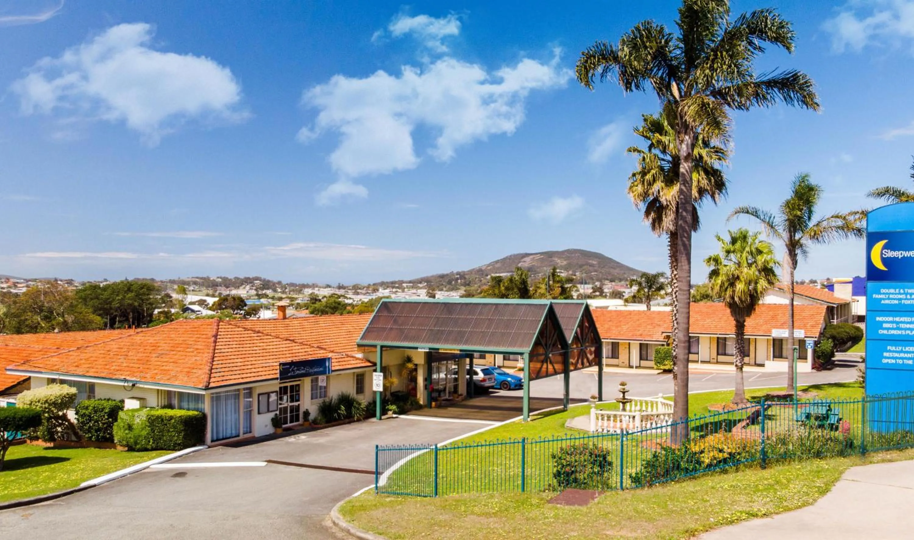 Facade/entrance in Sleepwell Motel